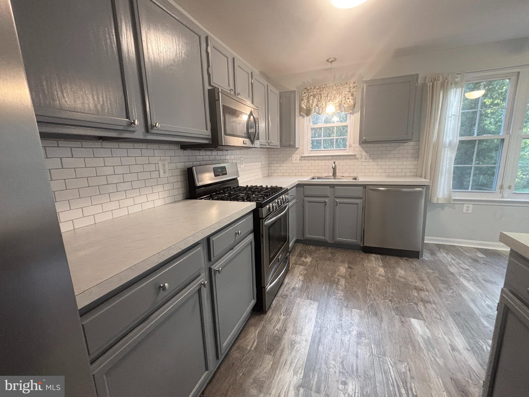 LAURELS CONDO - Residential