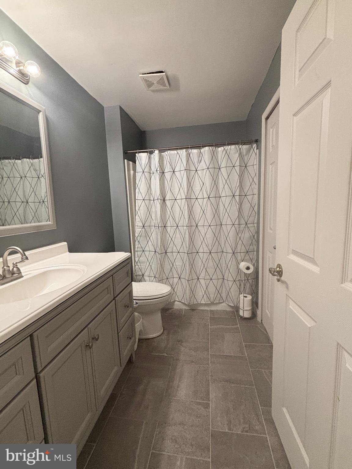 LAURELS CONDO - Residential