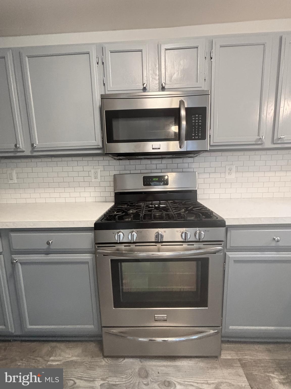 LAURELS CONDO - Residential