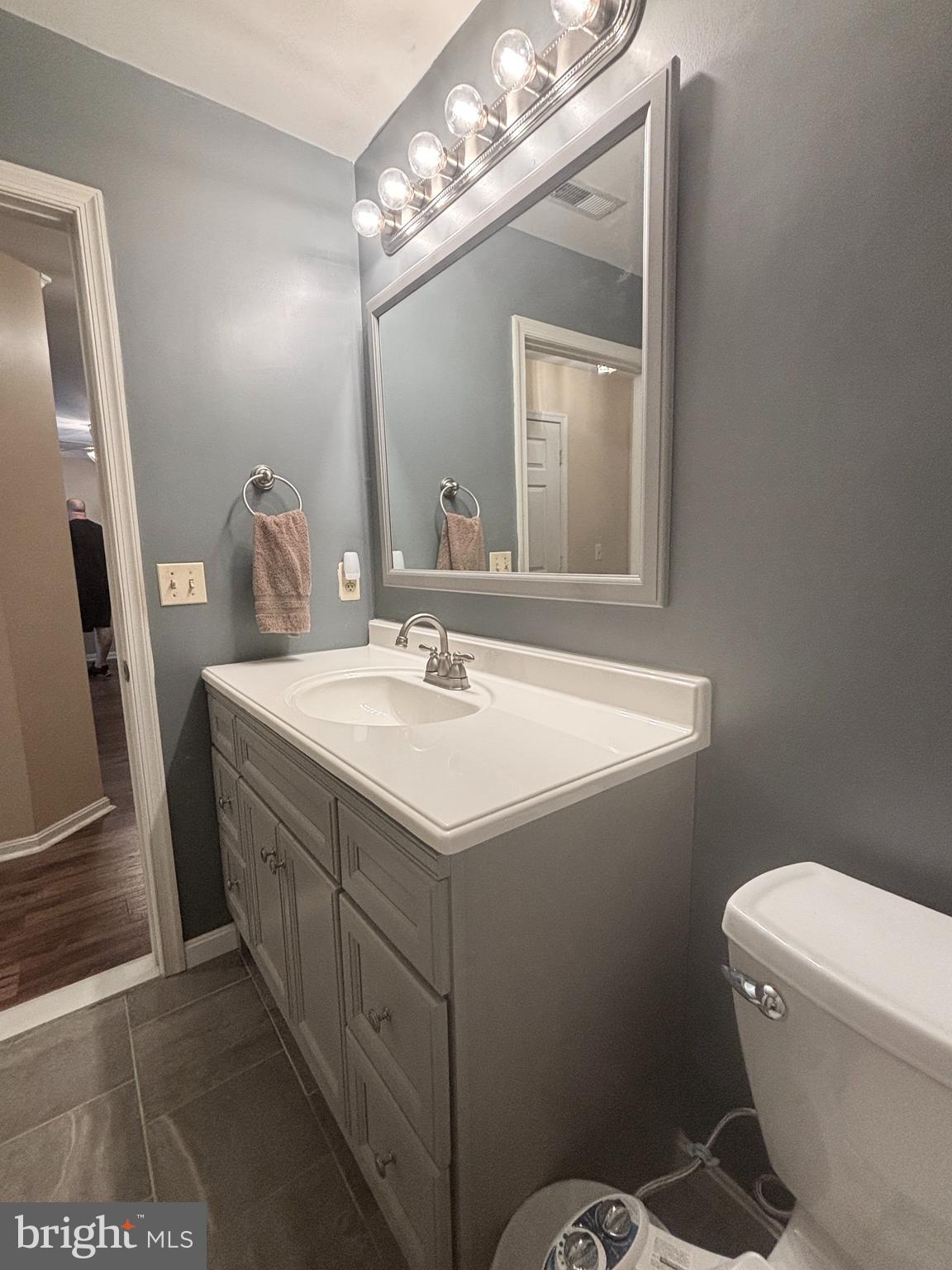 LAURELS CONDO - Residential