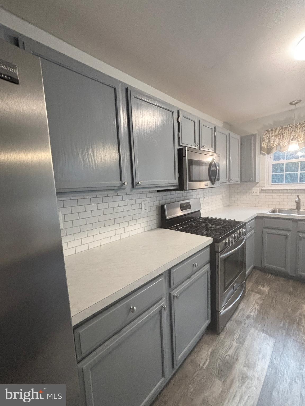 LAURELS CONDO - Residential