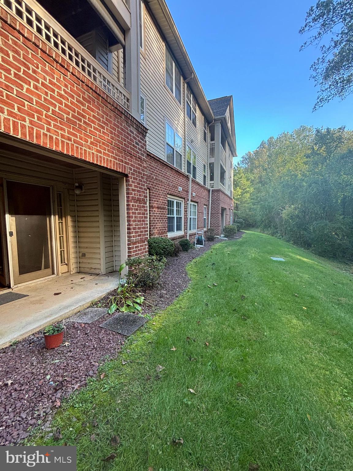 LAURELS CONDO - Residential