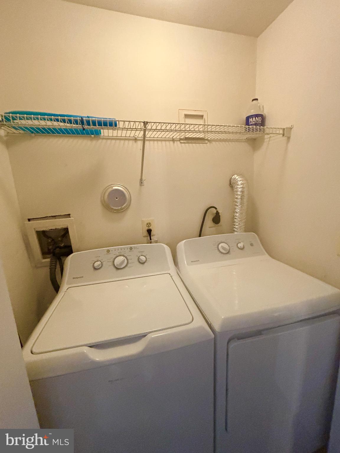 LAURELS CONDO - Residential