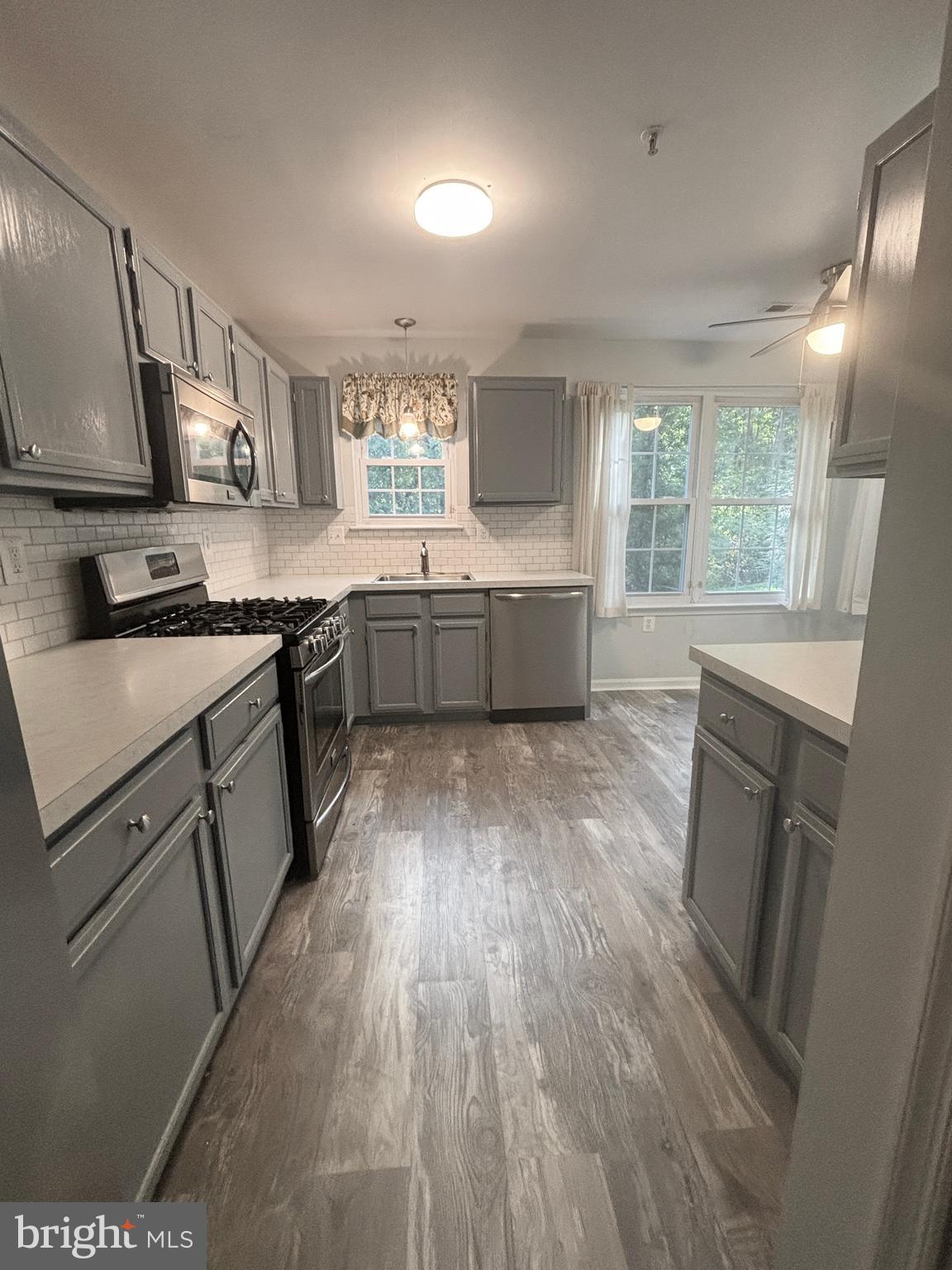 LAURELS CONDO - Residential