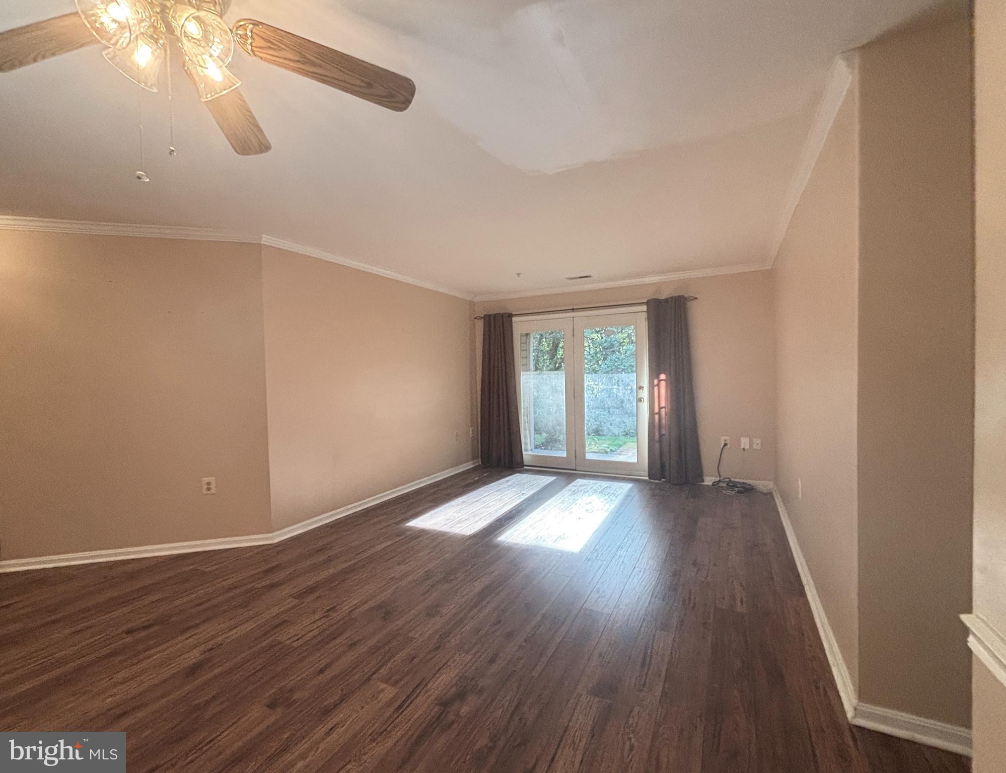 LAURELS CONDO - Residential