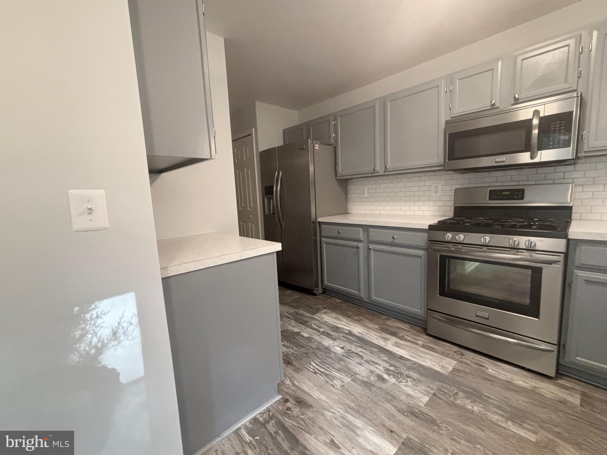 LAURELS CONDO - Residential