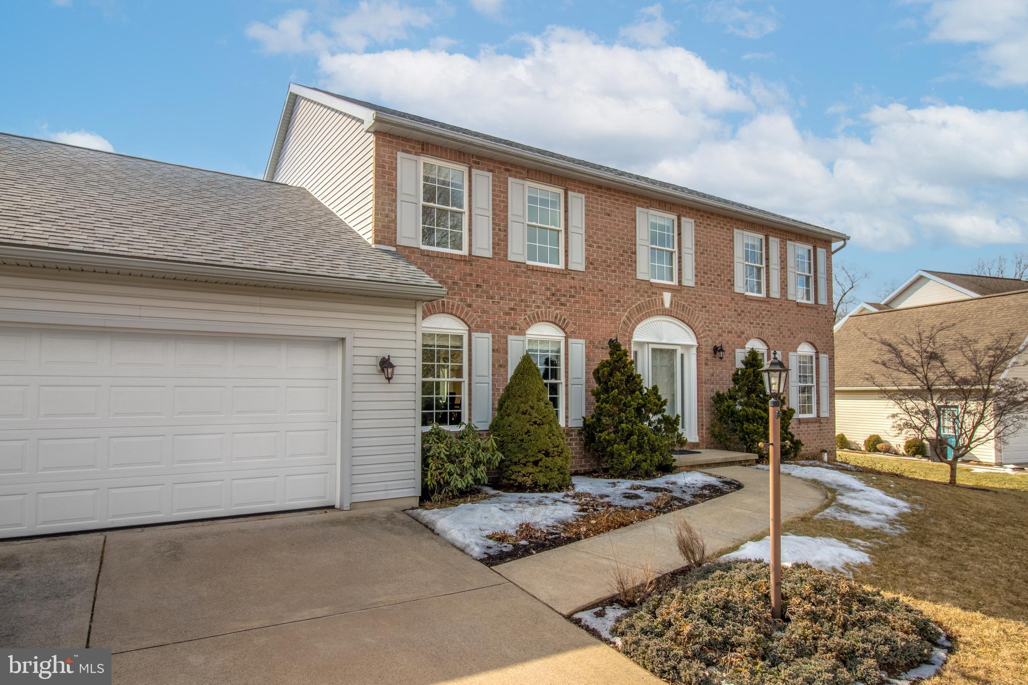 OAK POINTE - Residential