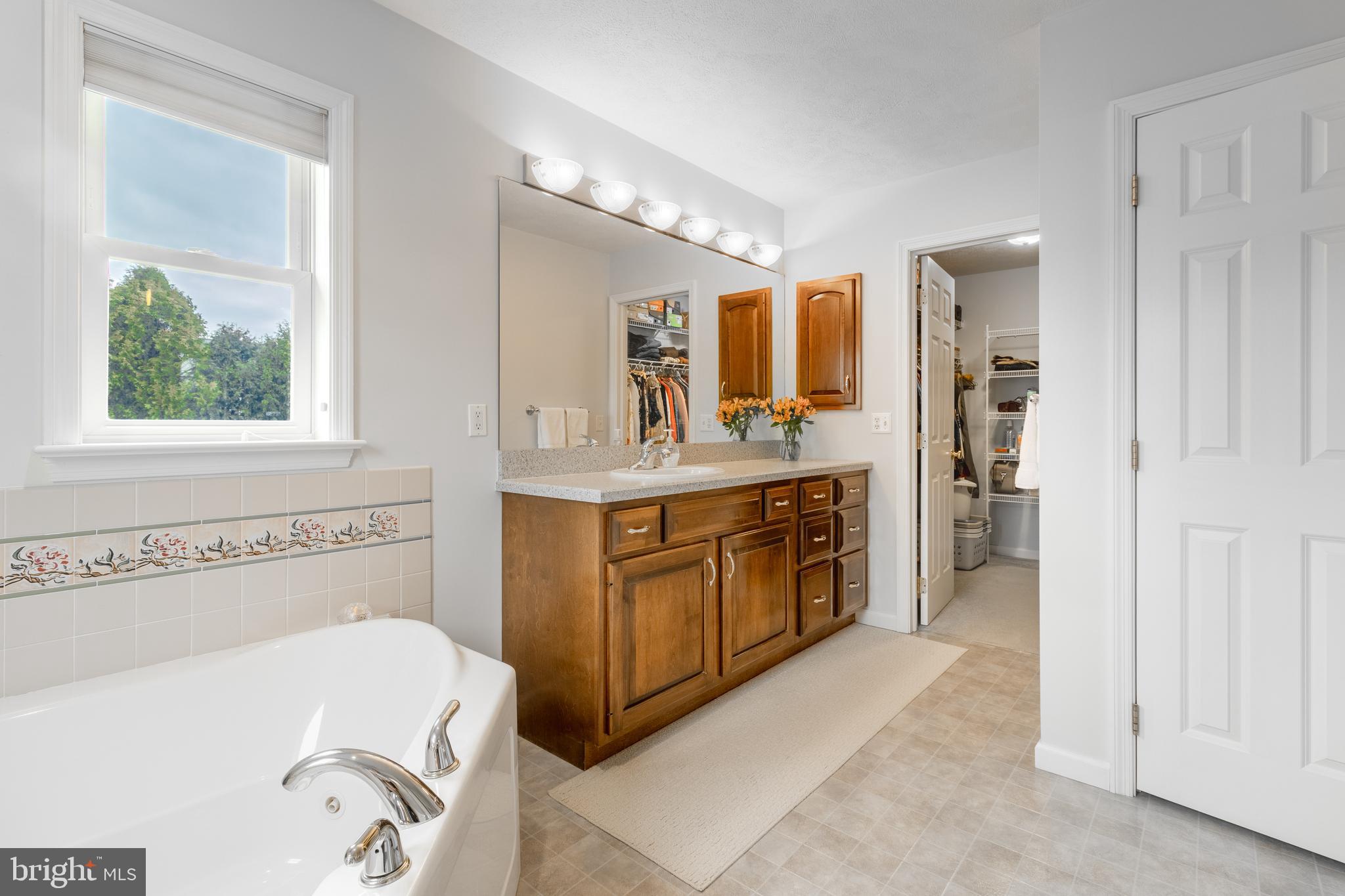 OAK POINTE - Residential