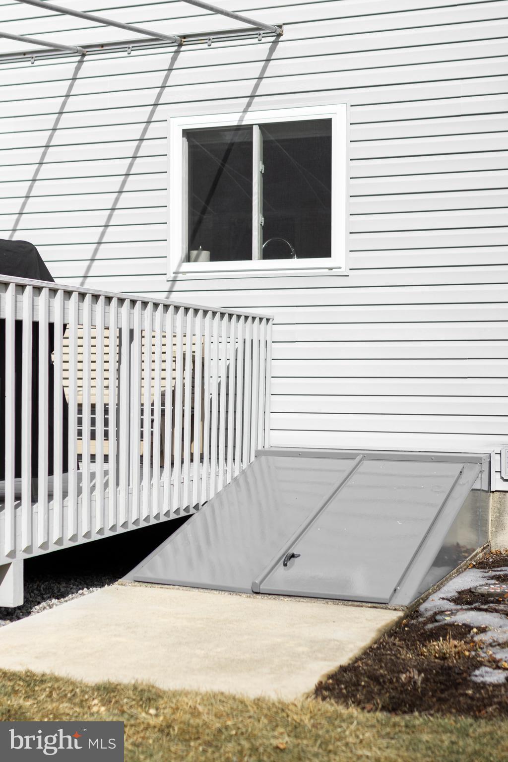 OAK POINTE - Residential