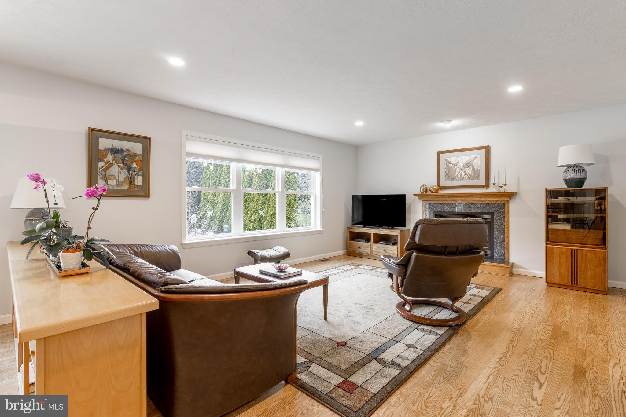 OAK POINTE - Residential