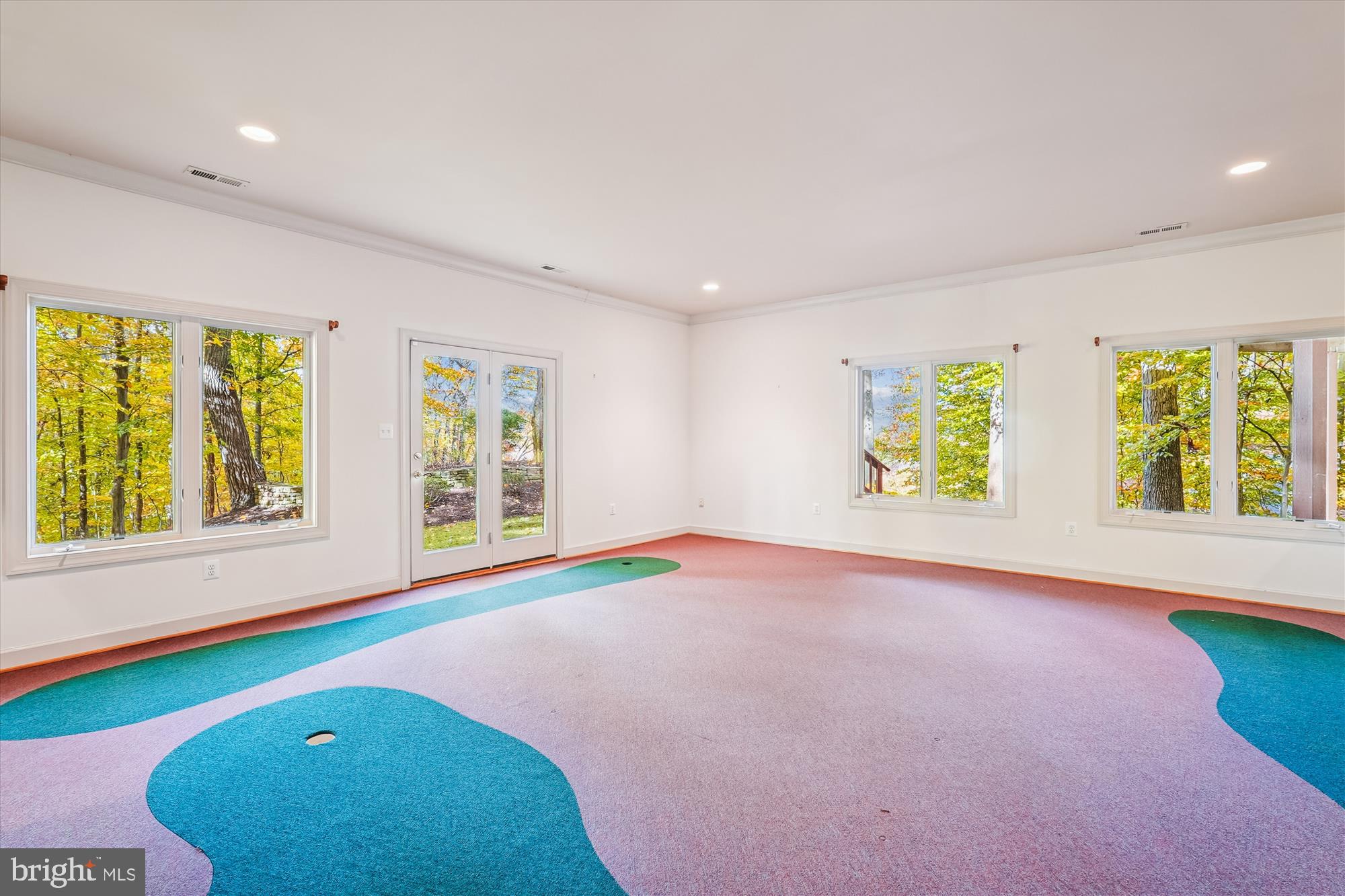 CASCADES ESTATES - Residential