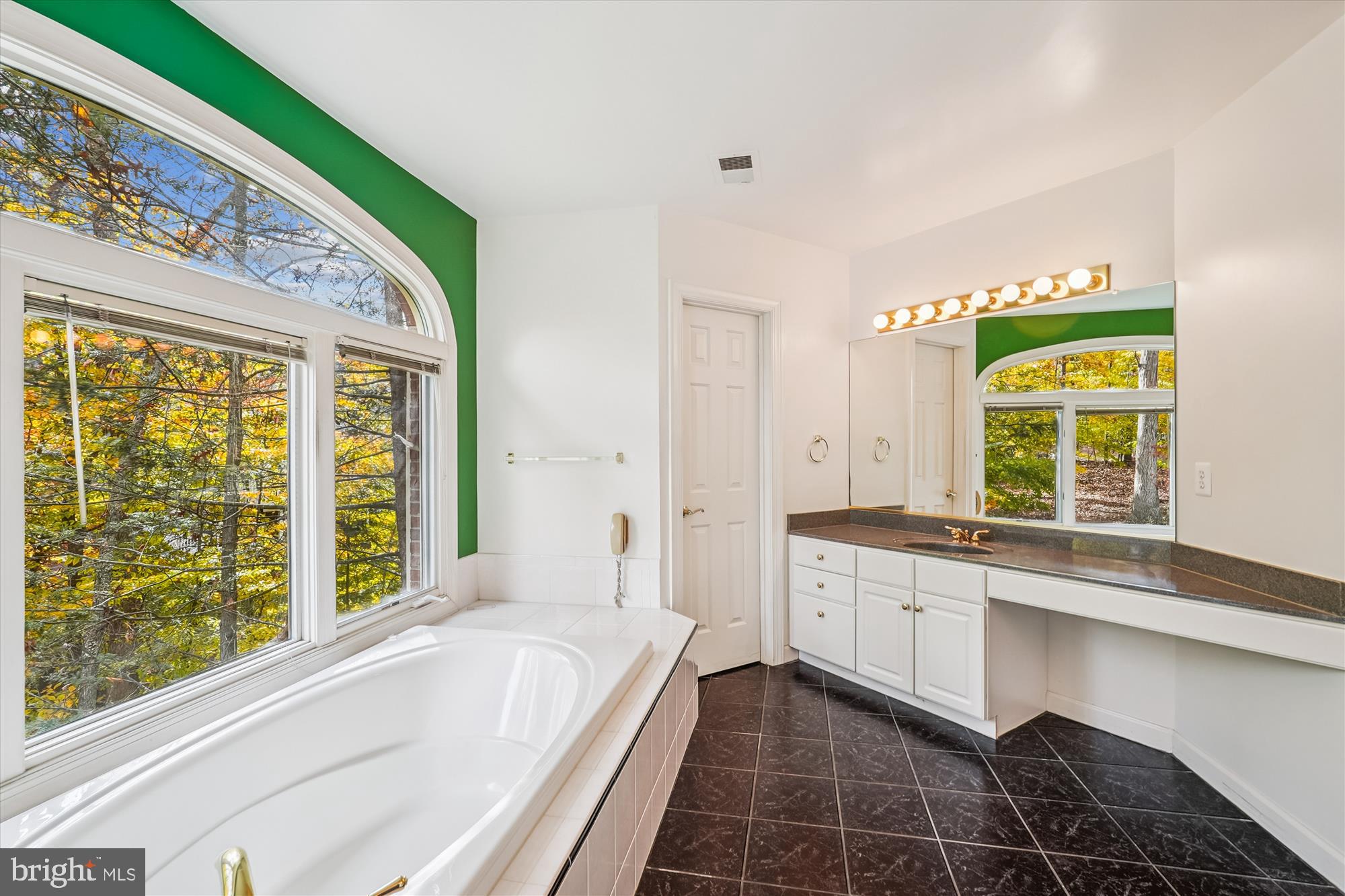 CASCADES ESTATES - Residential