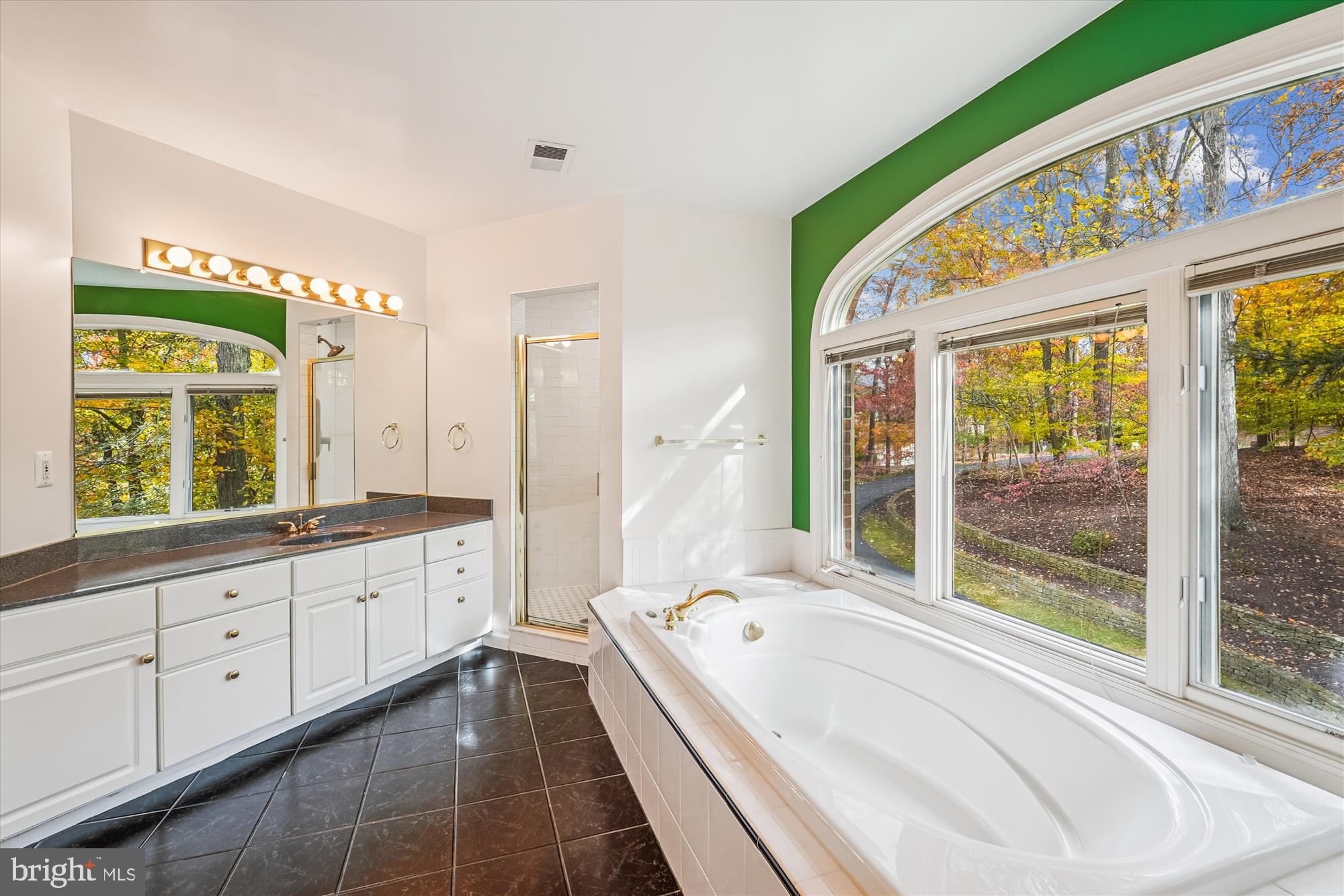 CASCADES ESTATES - Residential