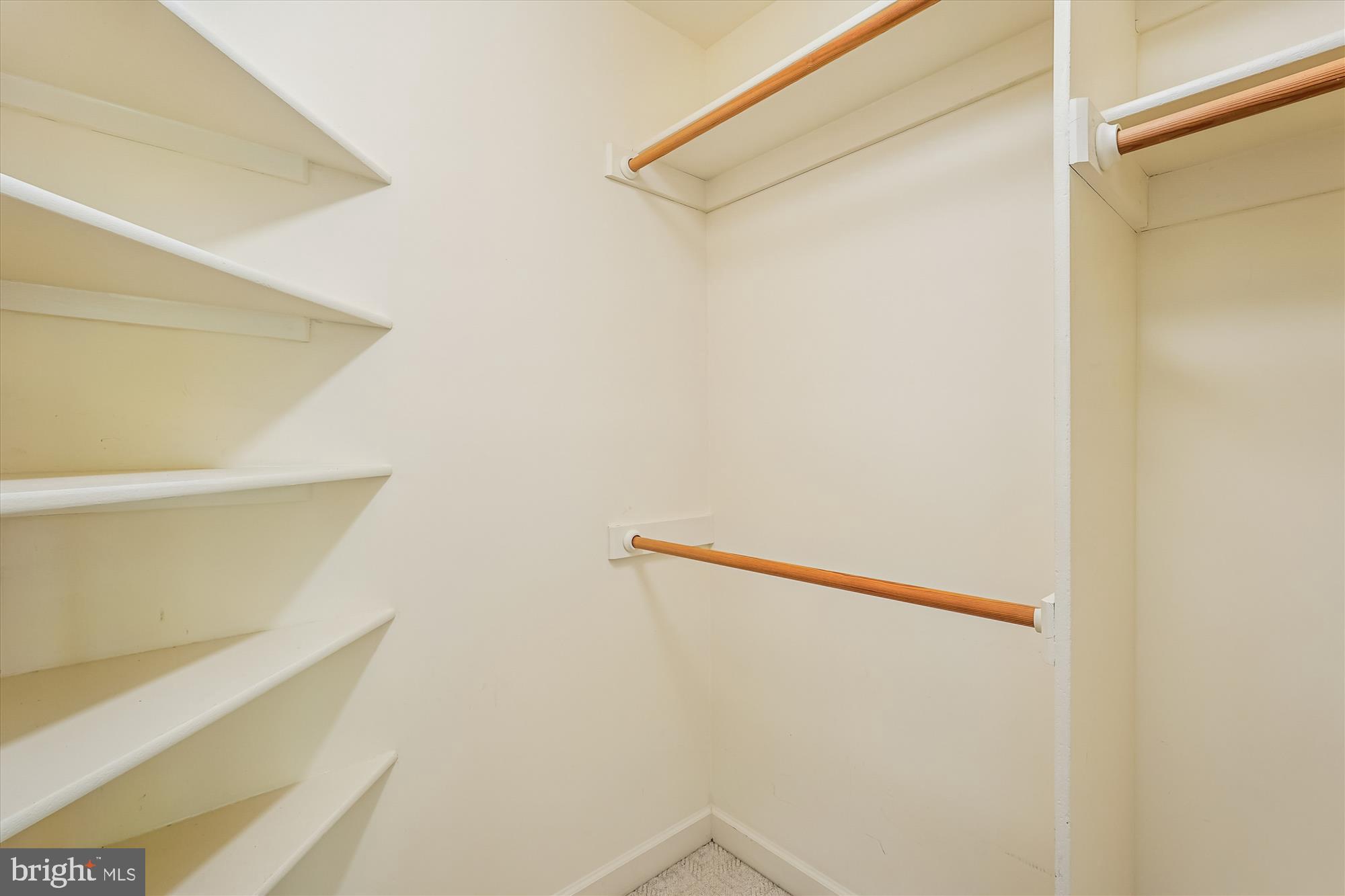 CASCADES ESTATES - Residential