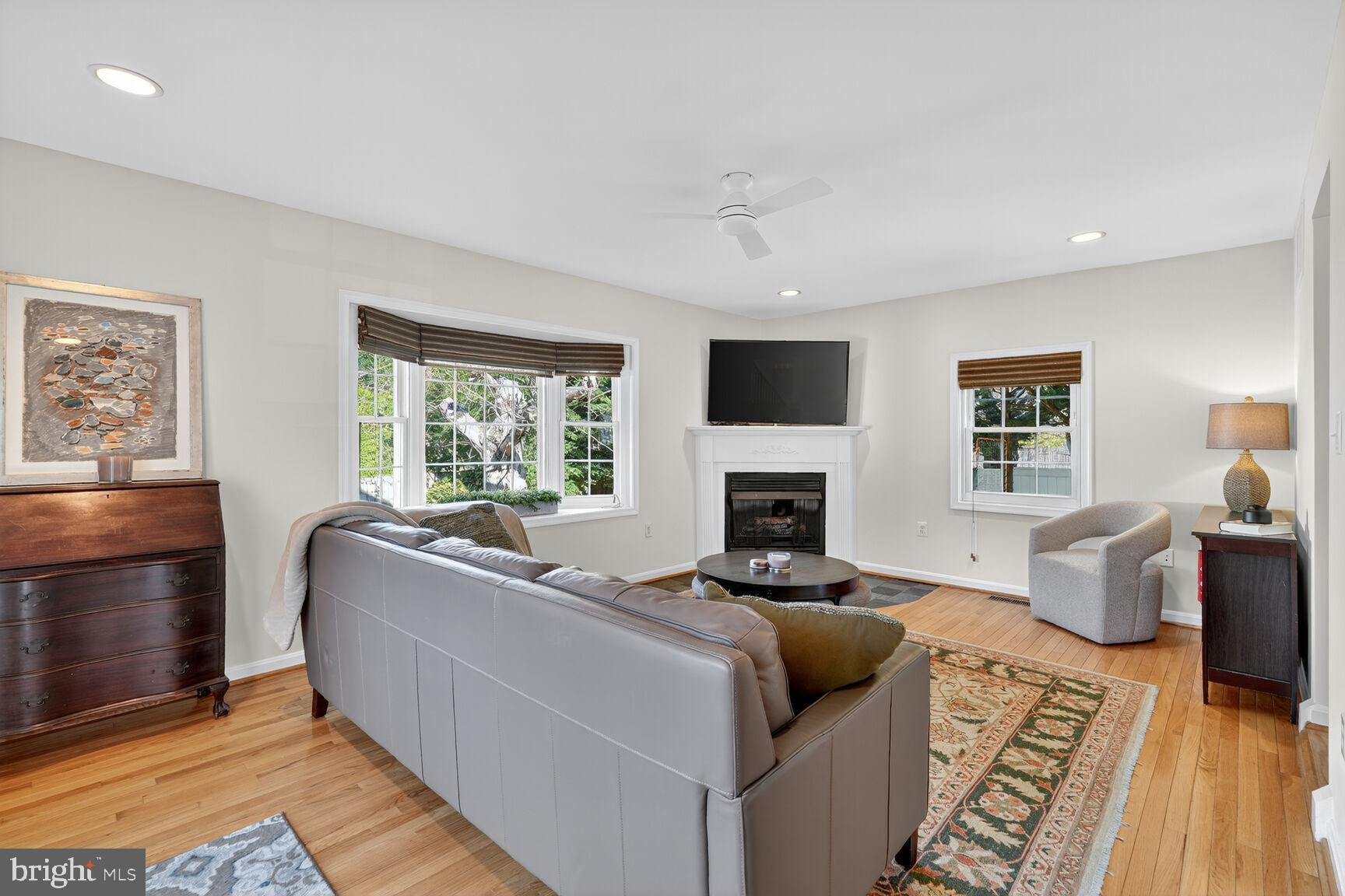 KENSINGTON ESTATES - Residential