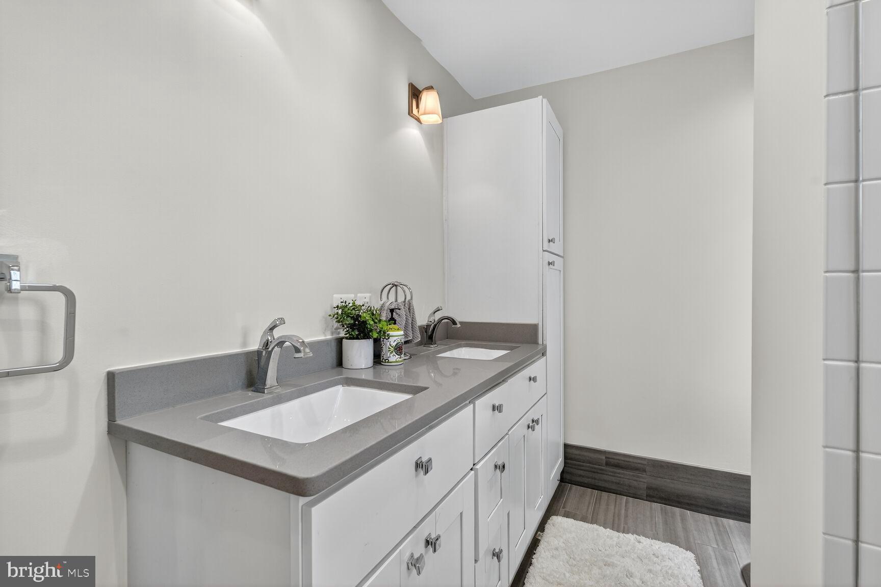 KENSINGTON ESTATES - Residential