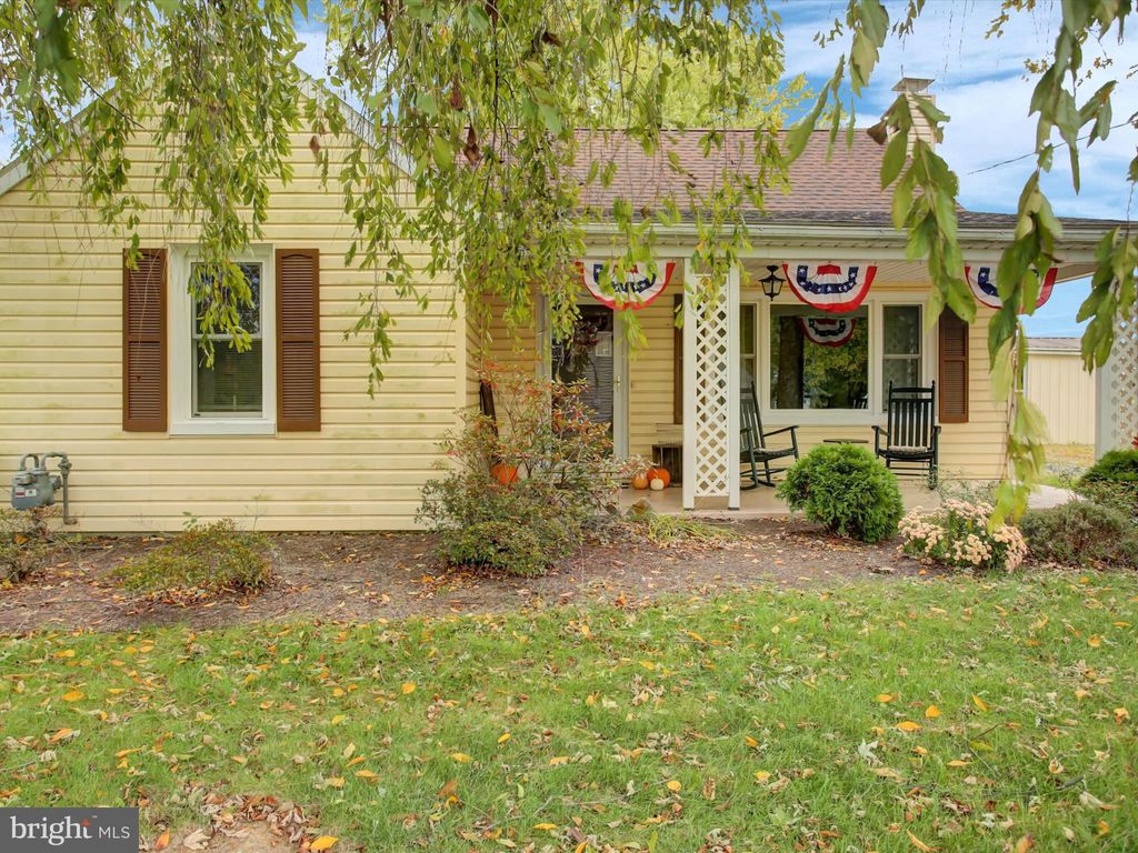 Photo of 11918 Fort Loudon Road, MERCERSBURG, PA 17236 (MLS # PAFL2030824)