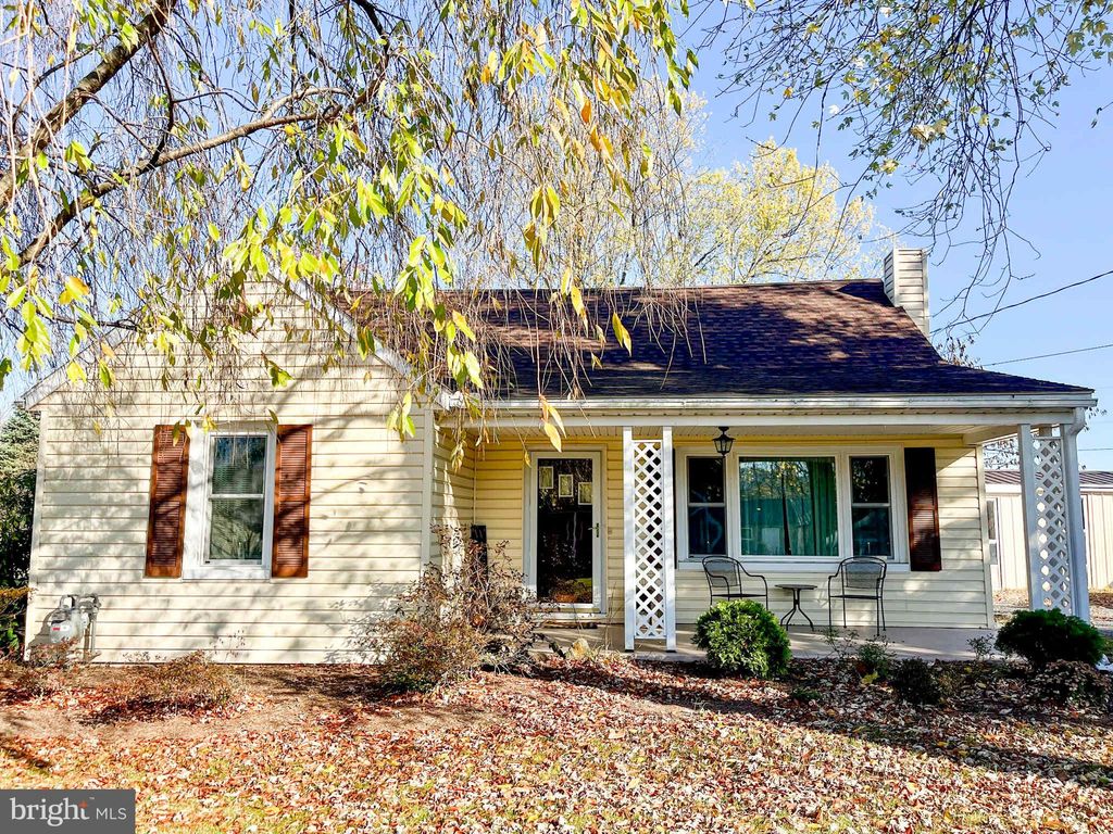 Photo of 11918 Fort Loudon Road, MERCERSBURG, PA 17236 (MLS # PAFL2030824)