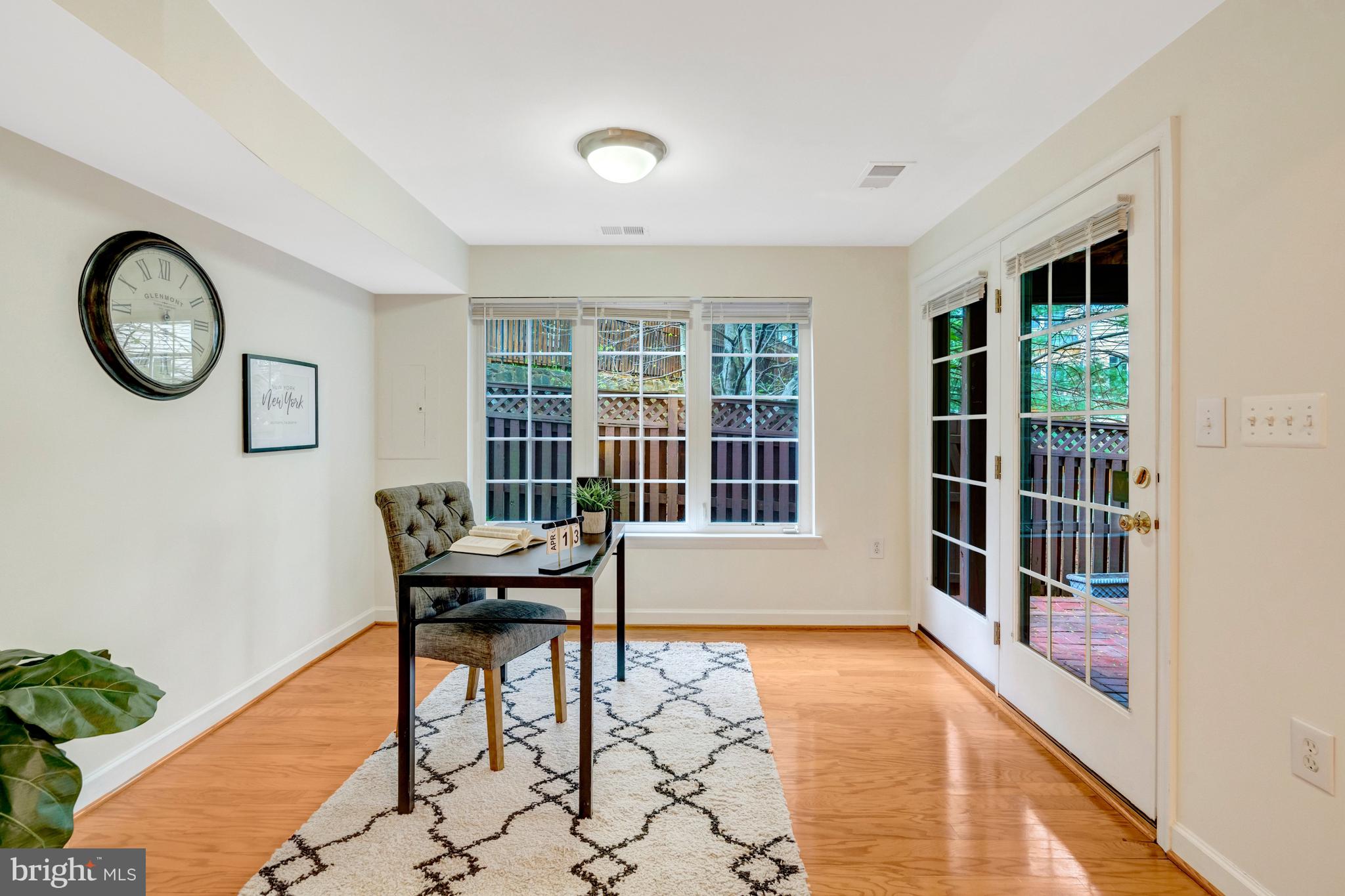 FAIRFAX CENTER - Residential