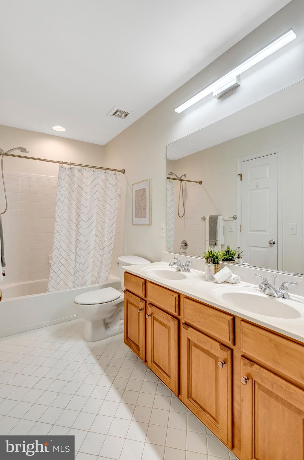 FAIRFAX CENTER - Residential