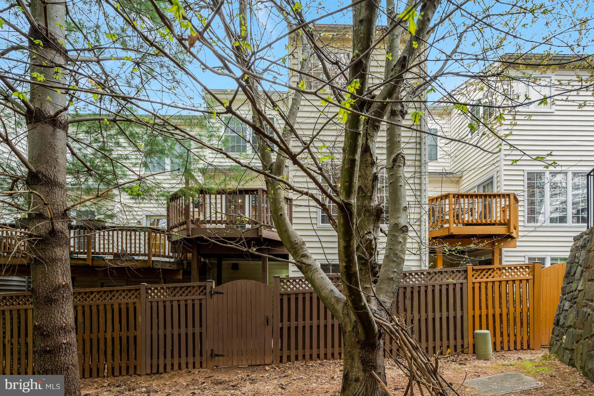 FAIRFAX CENTER - Residential