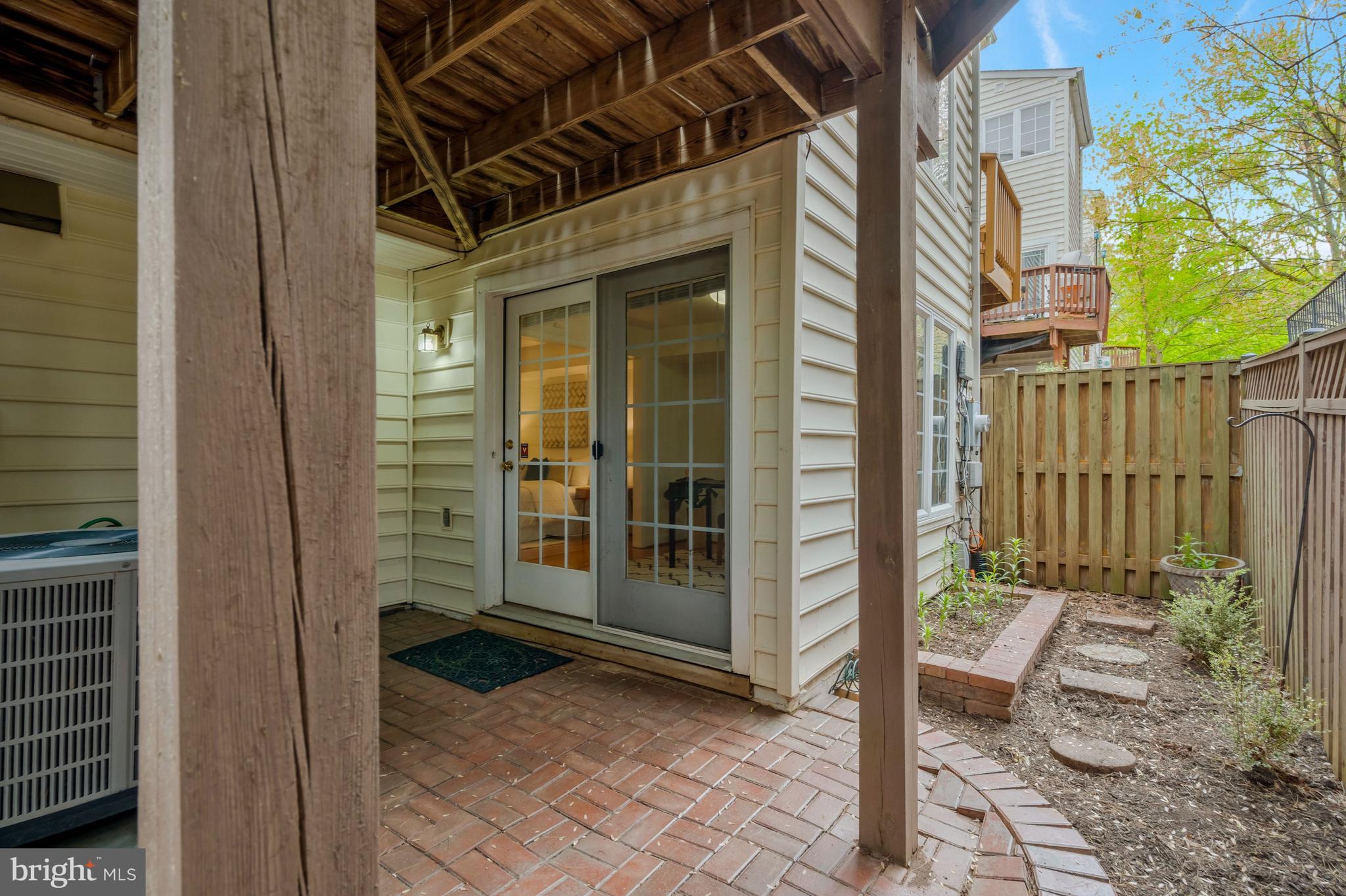 FAIRFAX CENTER - Residential