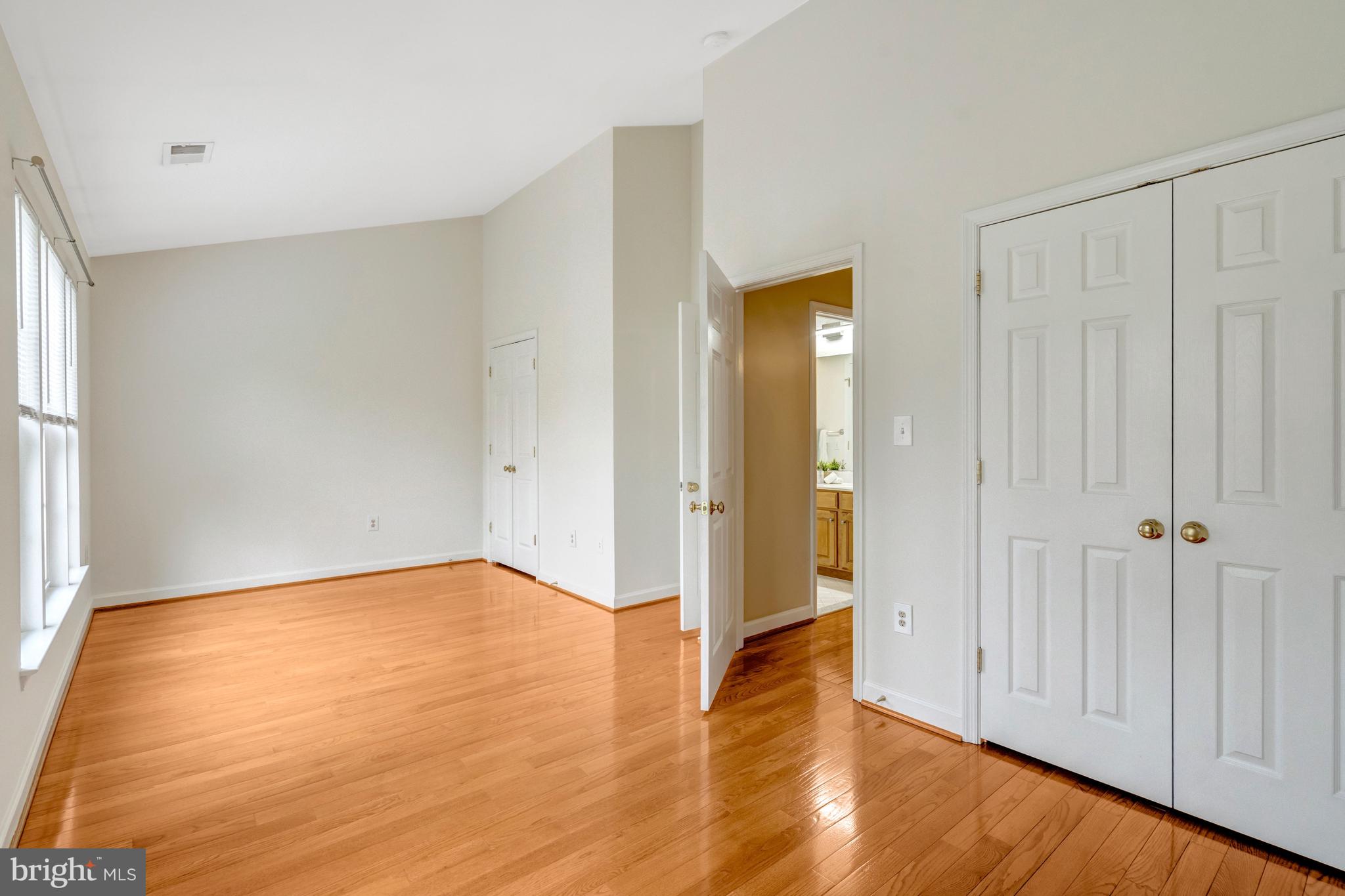 FAIRFAX CENTER - Residential