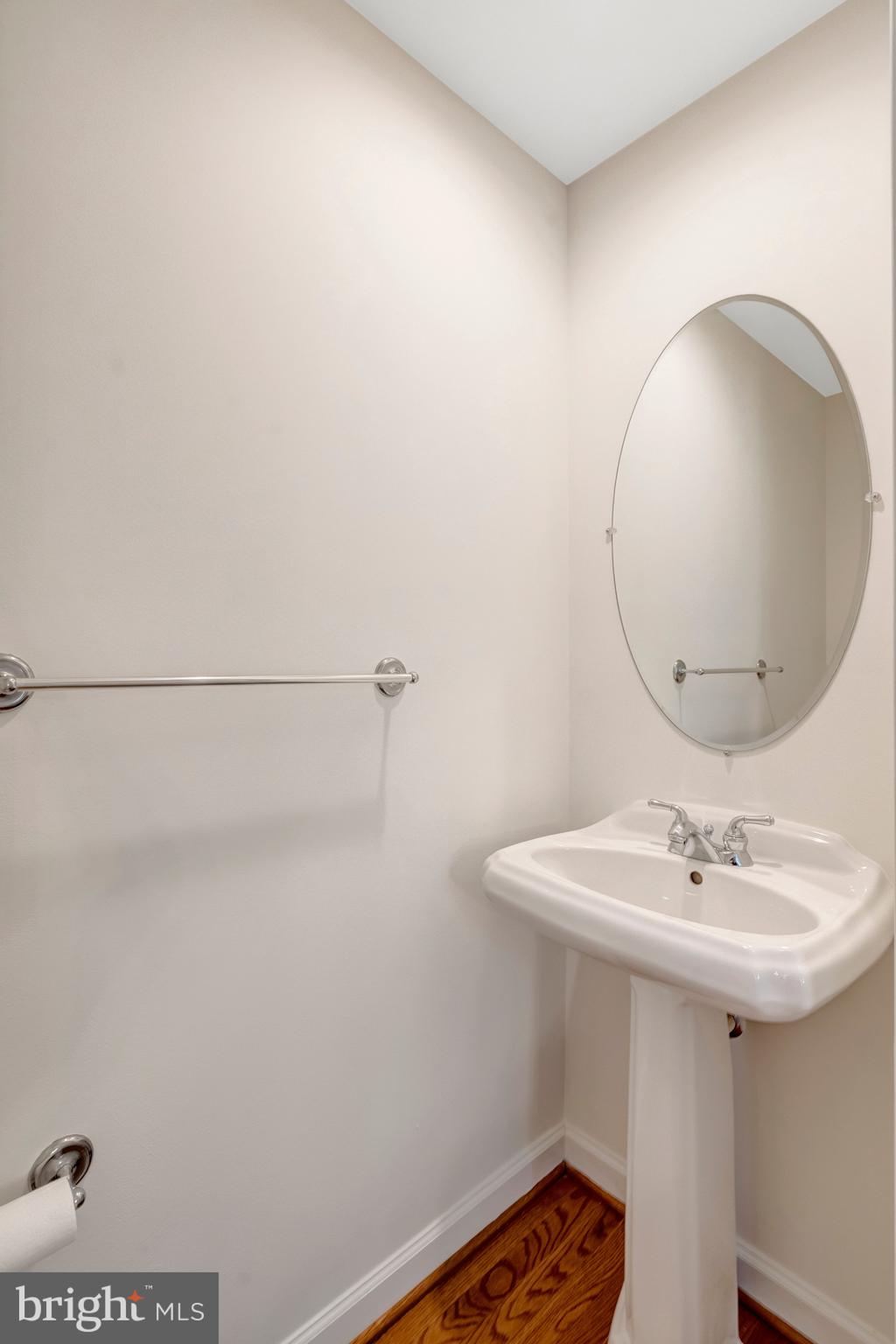 FAIRFAX CENTER - Residential