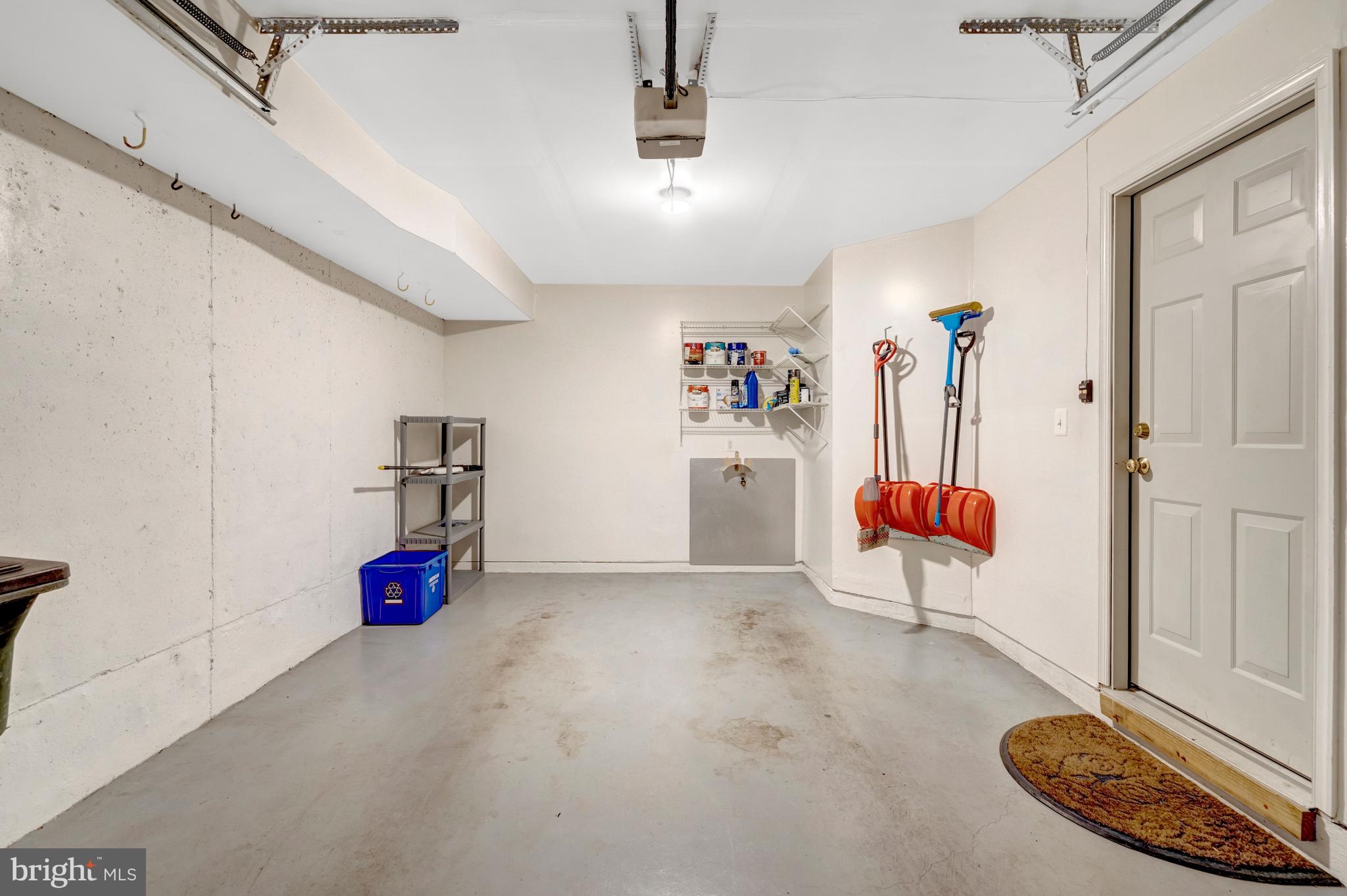 FAIRFAX CENTER - Residential