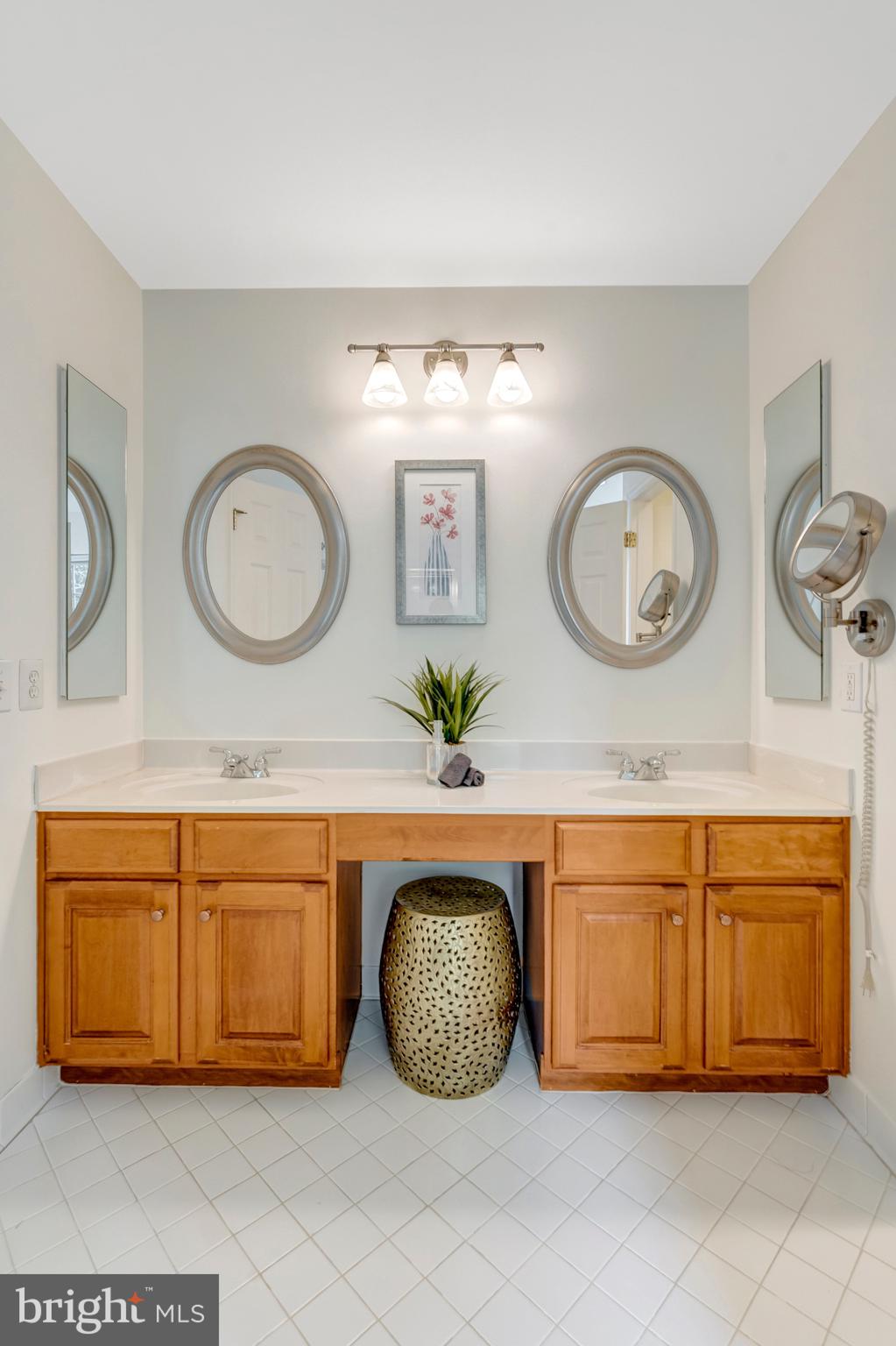 FAIRFAX CENTER - Residential