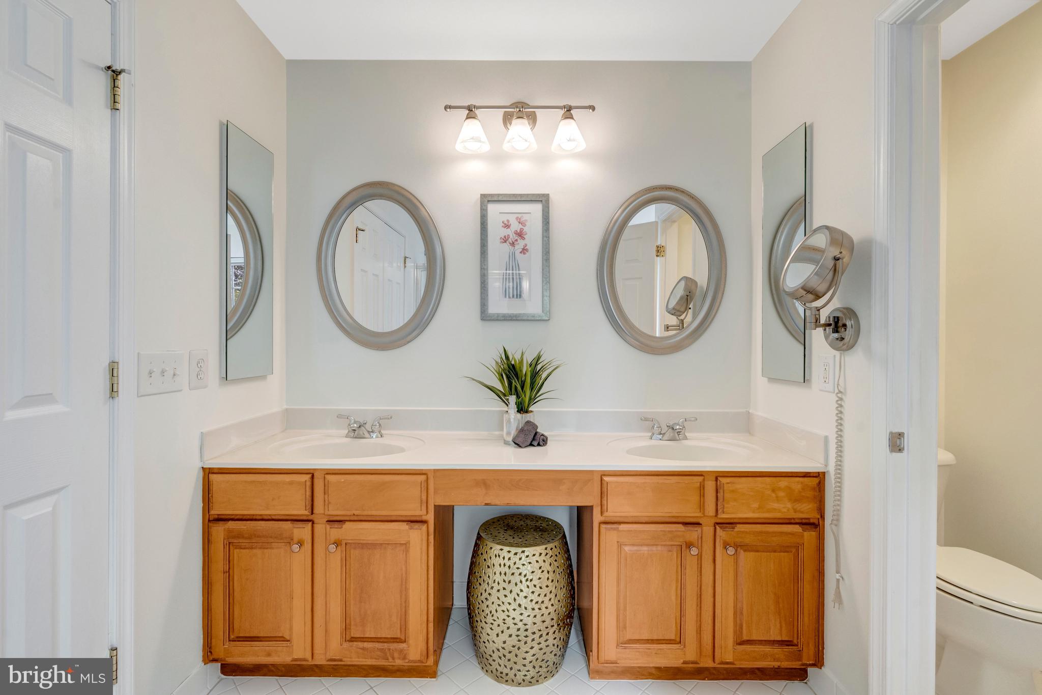 FAIRFAX CENTER - Residential