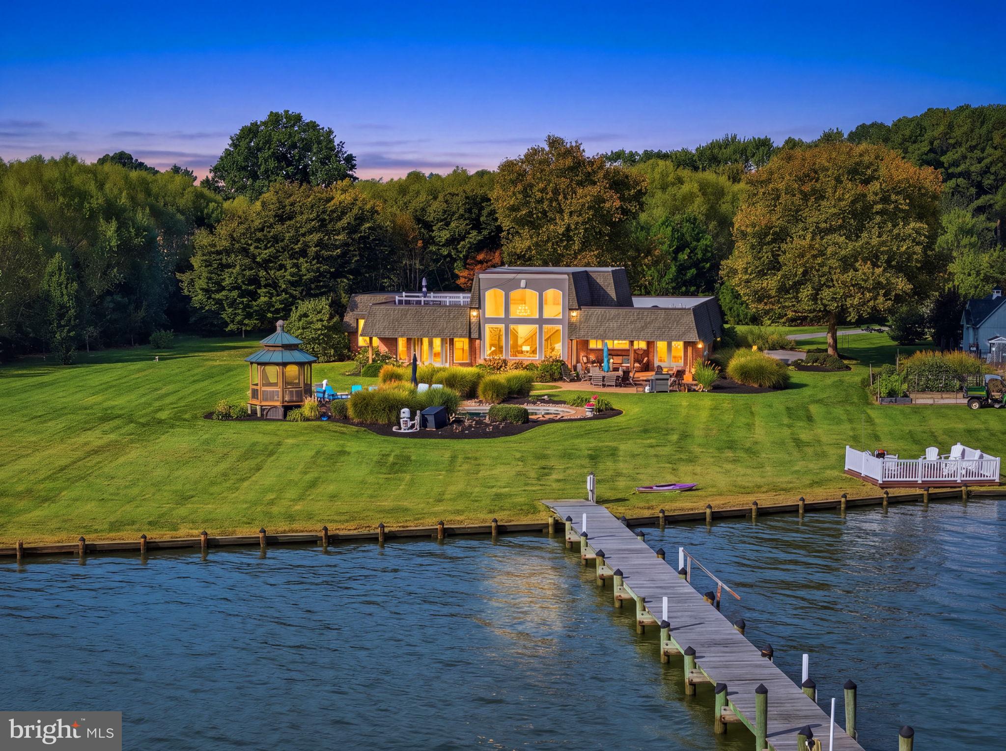 104 MARINERS CIRCLE