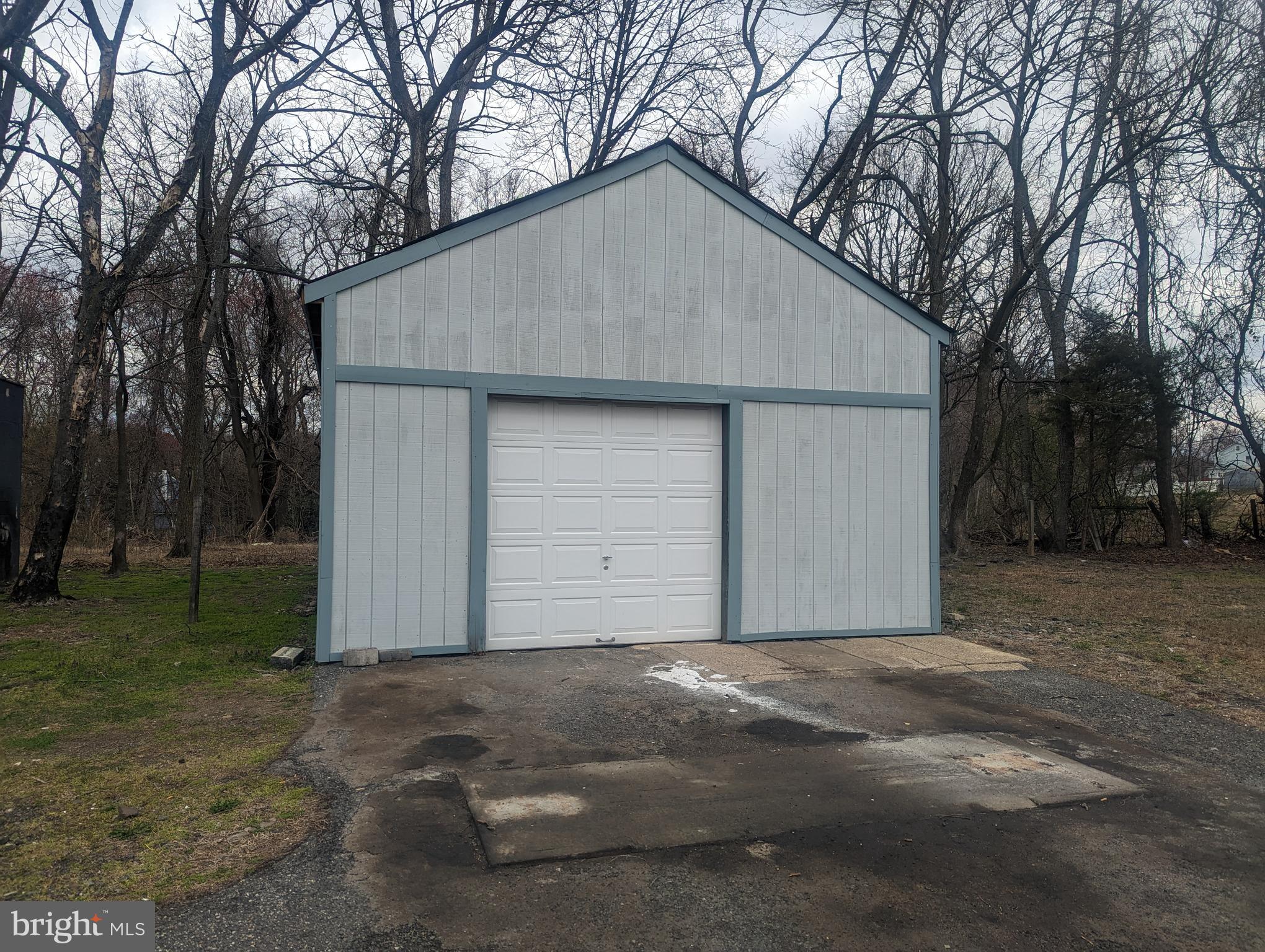 233 WHITE HORSE PIKE