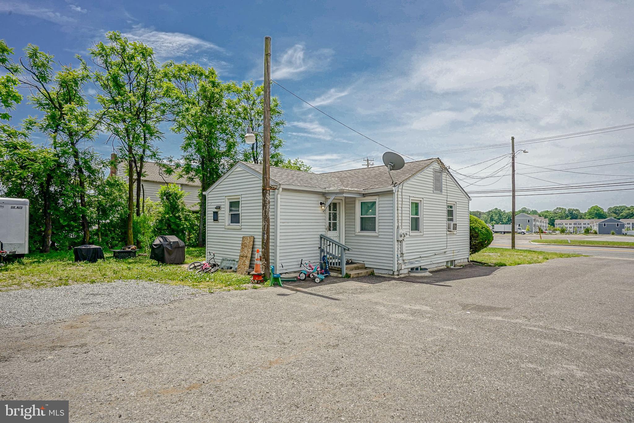 233 WHITE HORSE PIKE