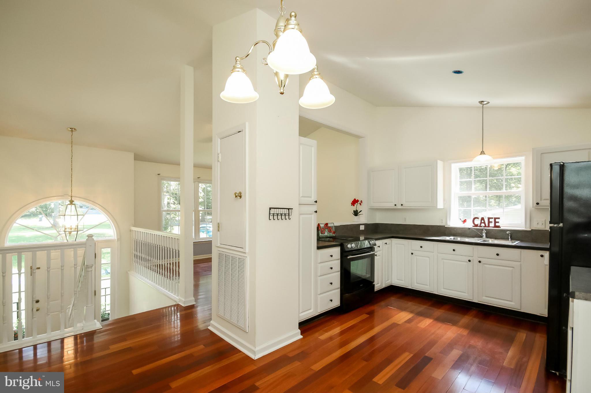 LAKE LAND - Residential