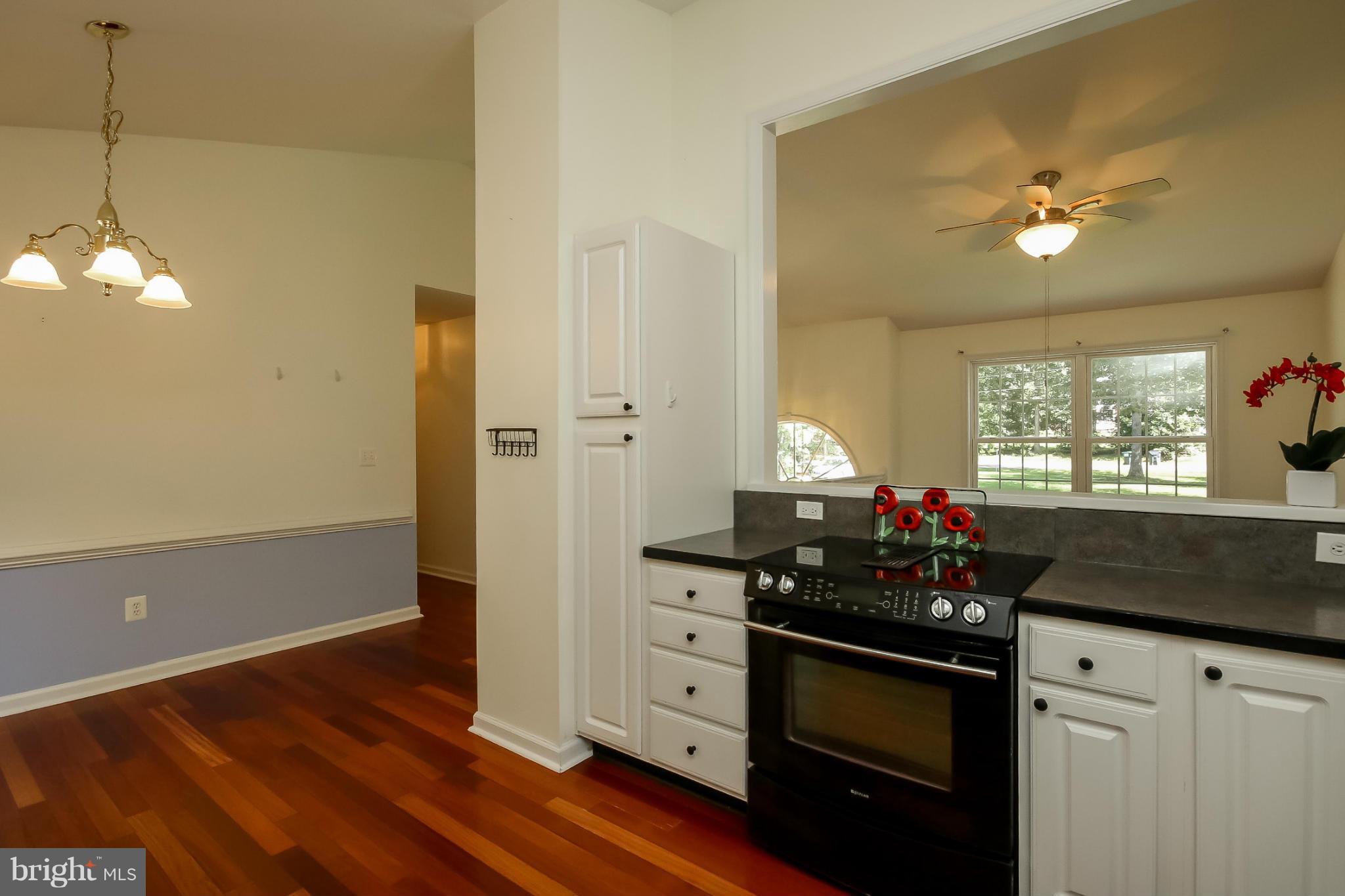 LAKE LAND - Residential