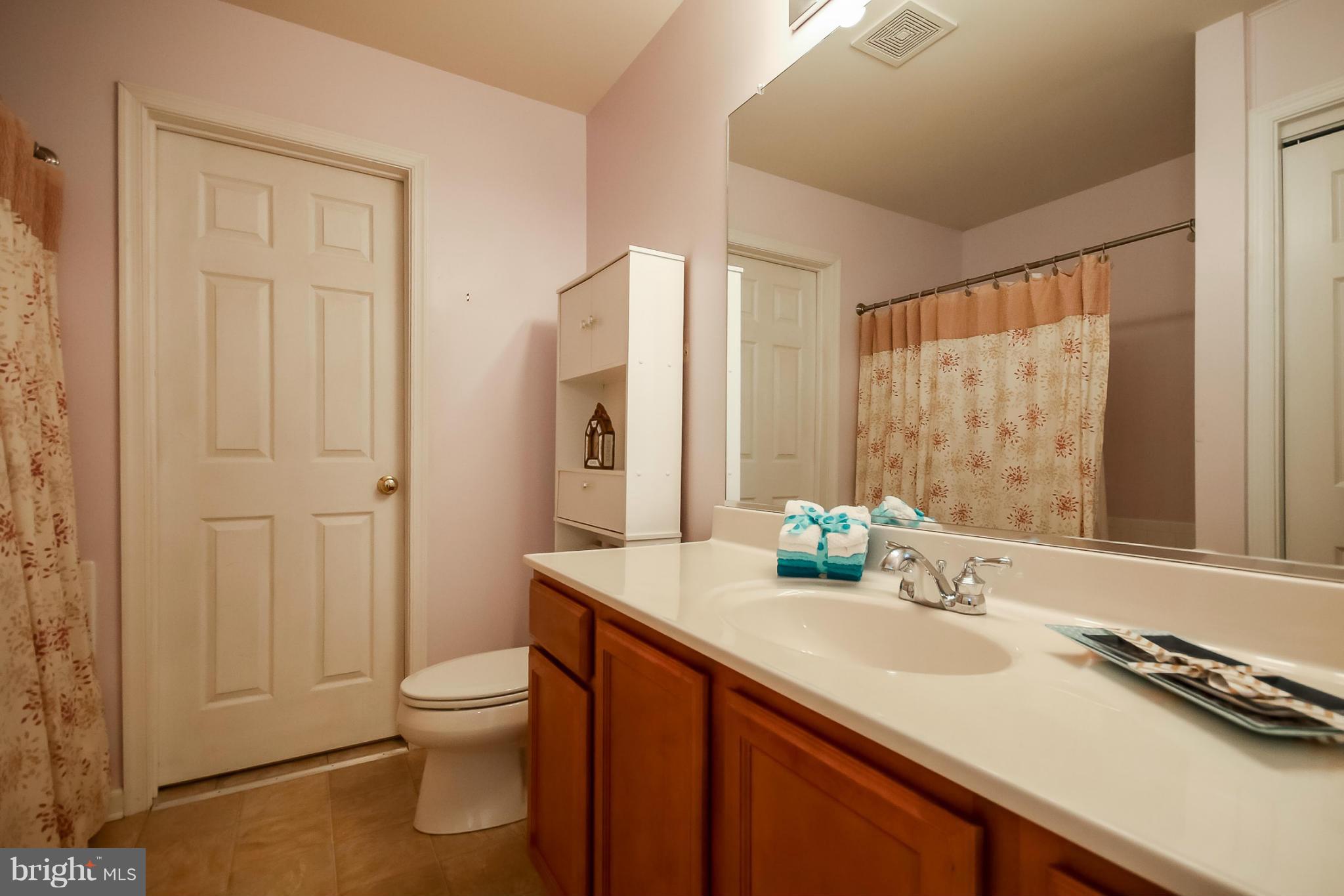 LAKE LAND - Residential