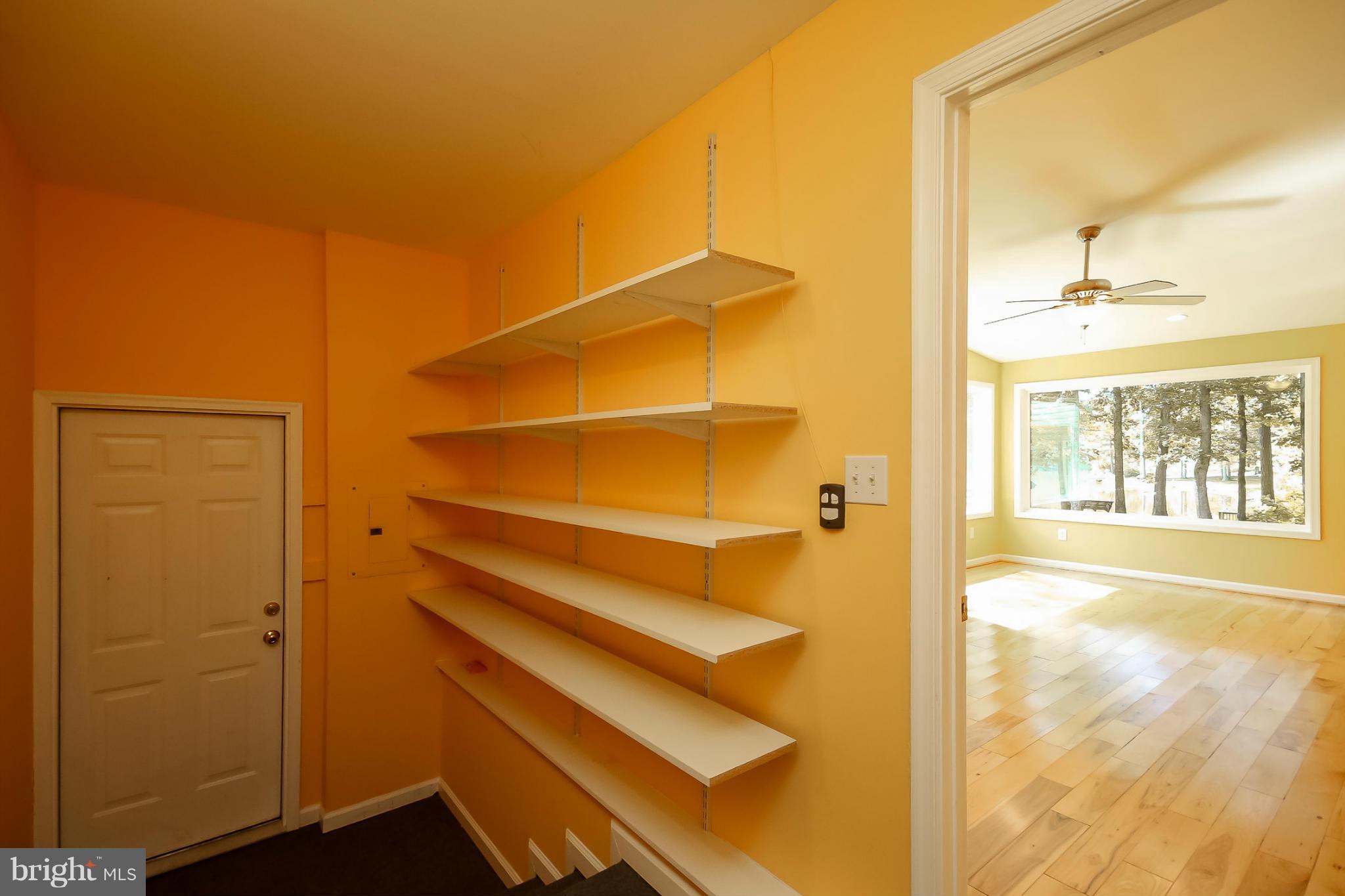 LAKE LAND - Residential