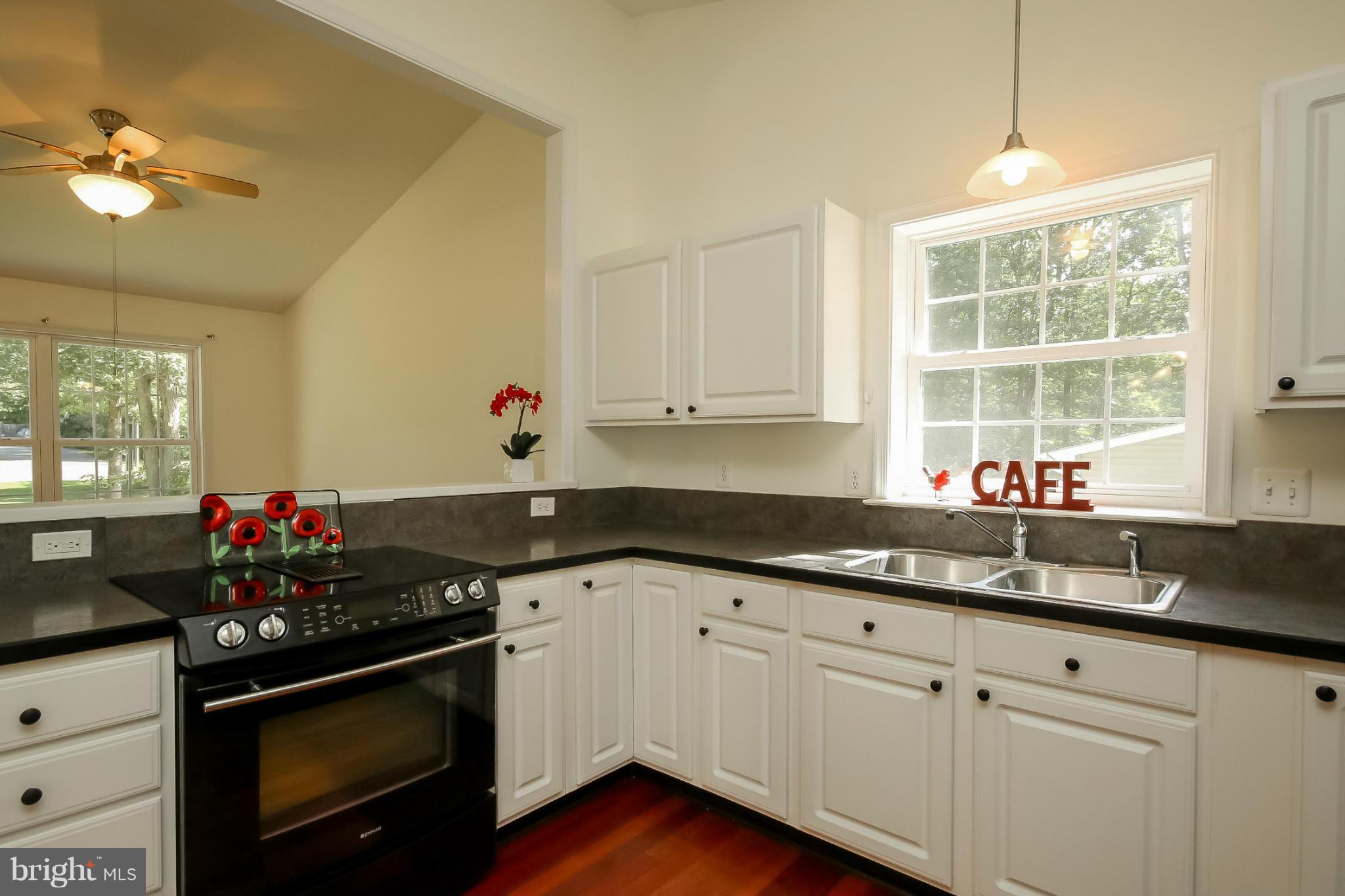 LAKE LAND - Residential