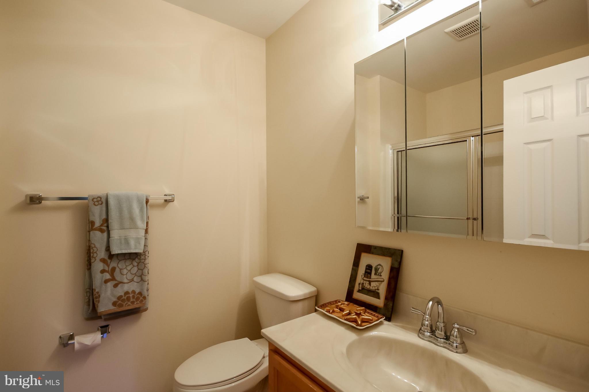 LAKE LAND - Residential