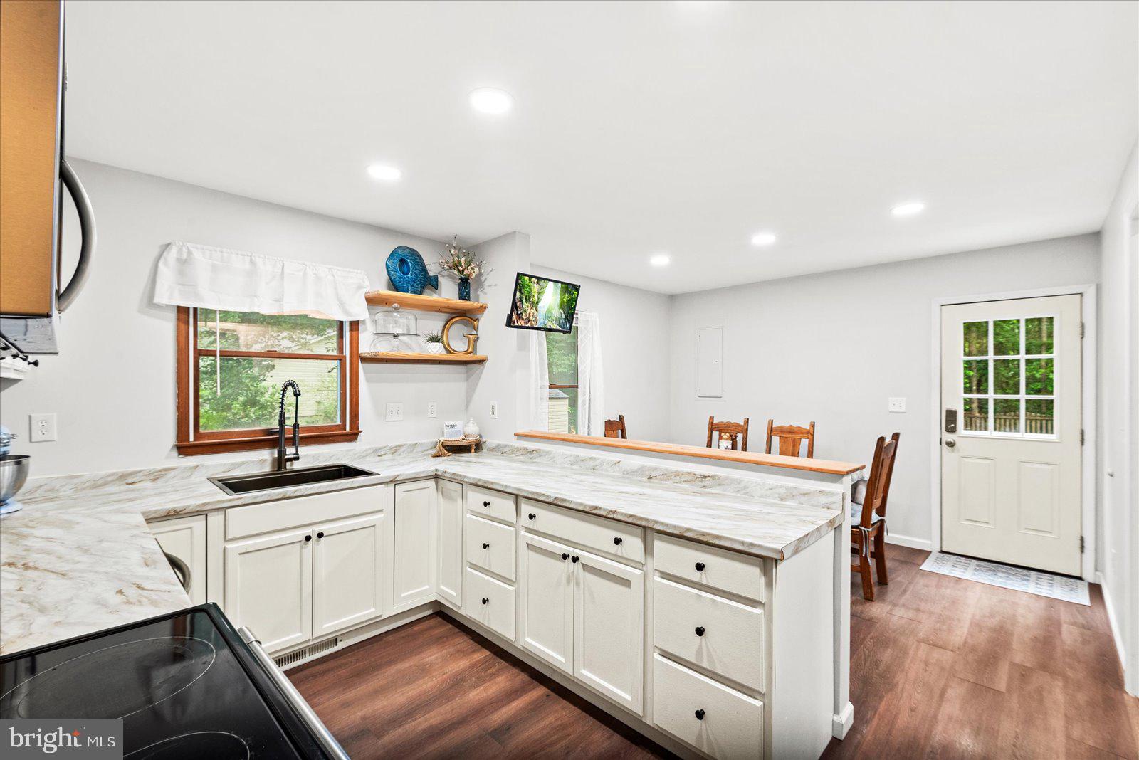 BAYBERRY ESTATES - Residential
