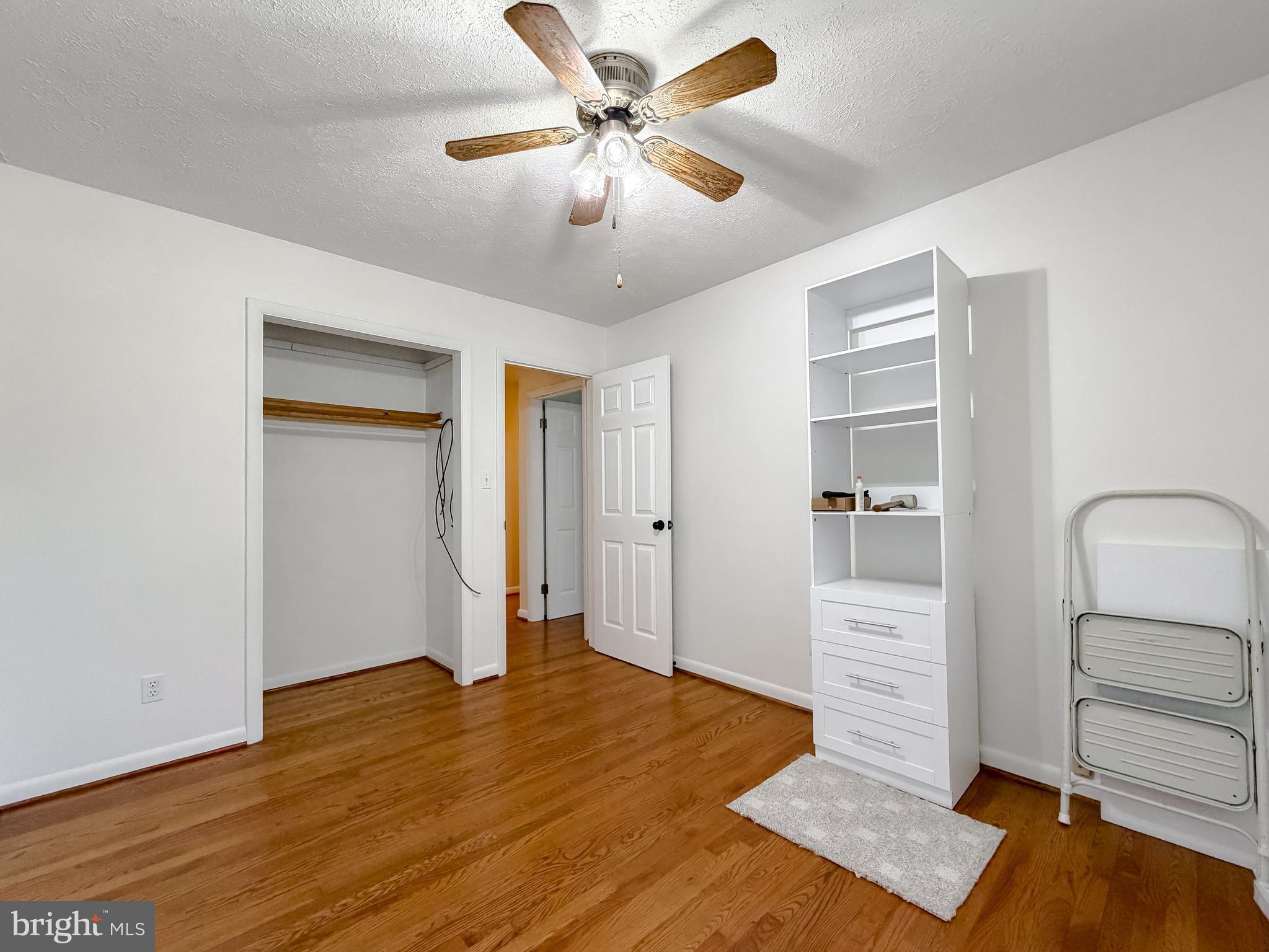 N HOLLYWOOD - Residential