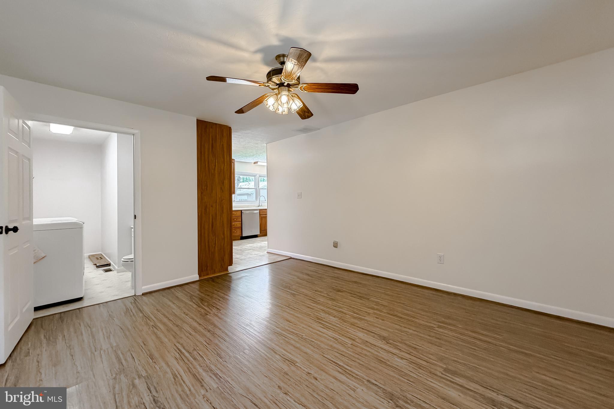 N HOLLYWOOD - Residential