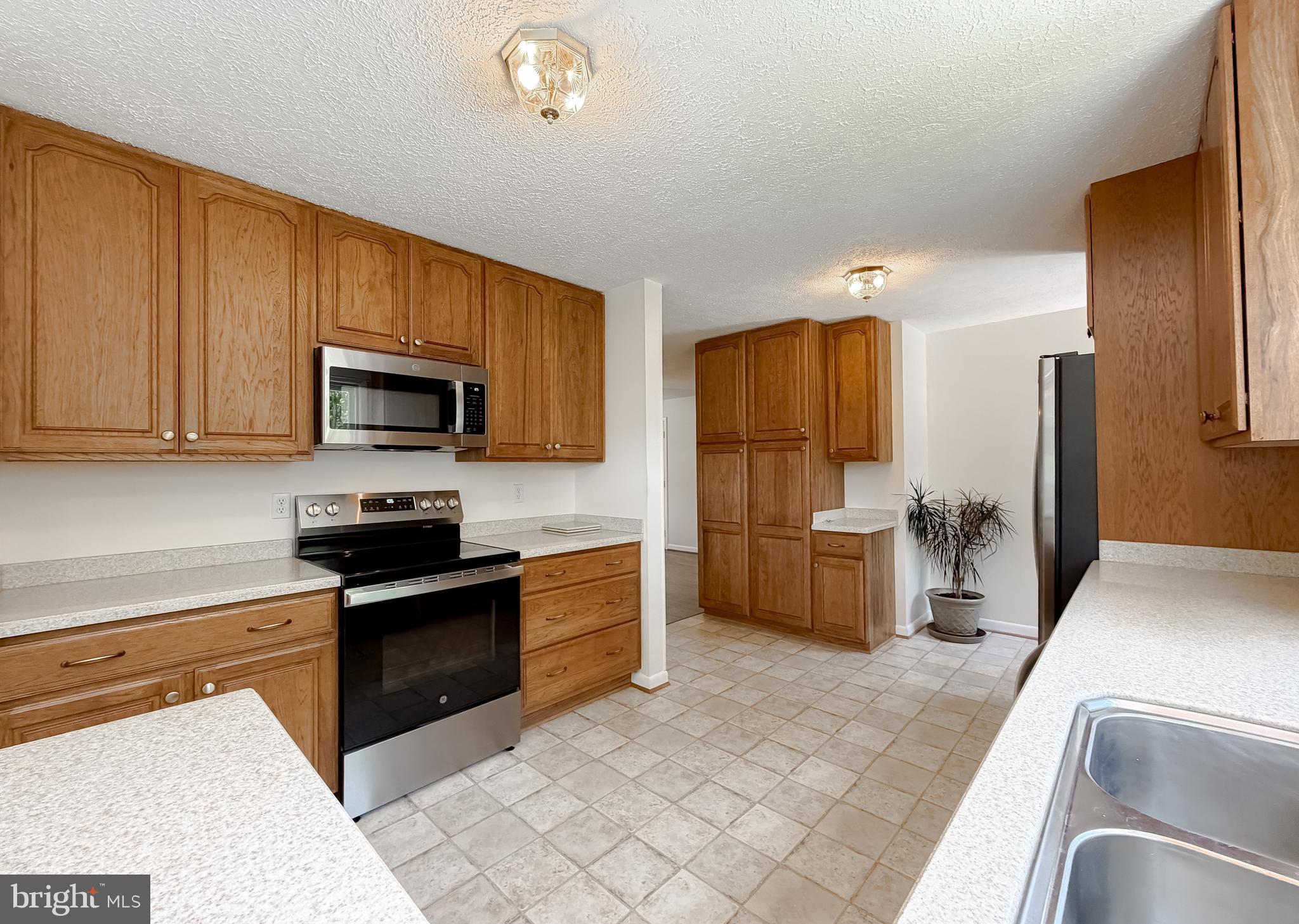 N HOLLYWOOD - Residential