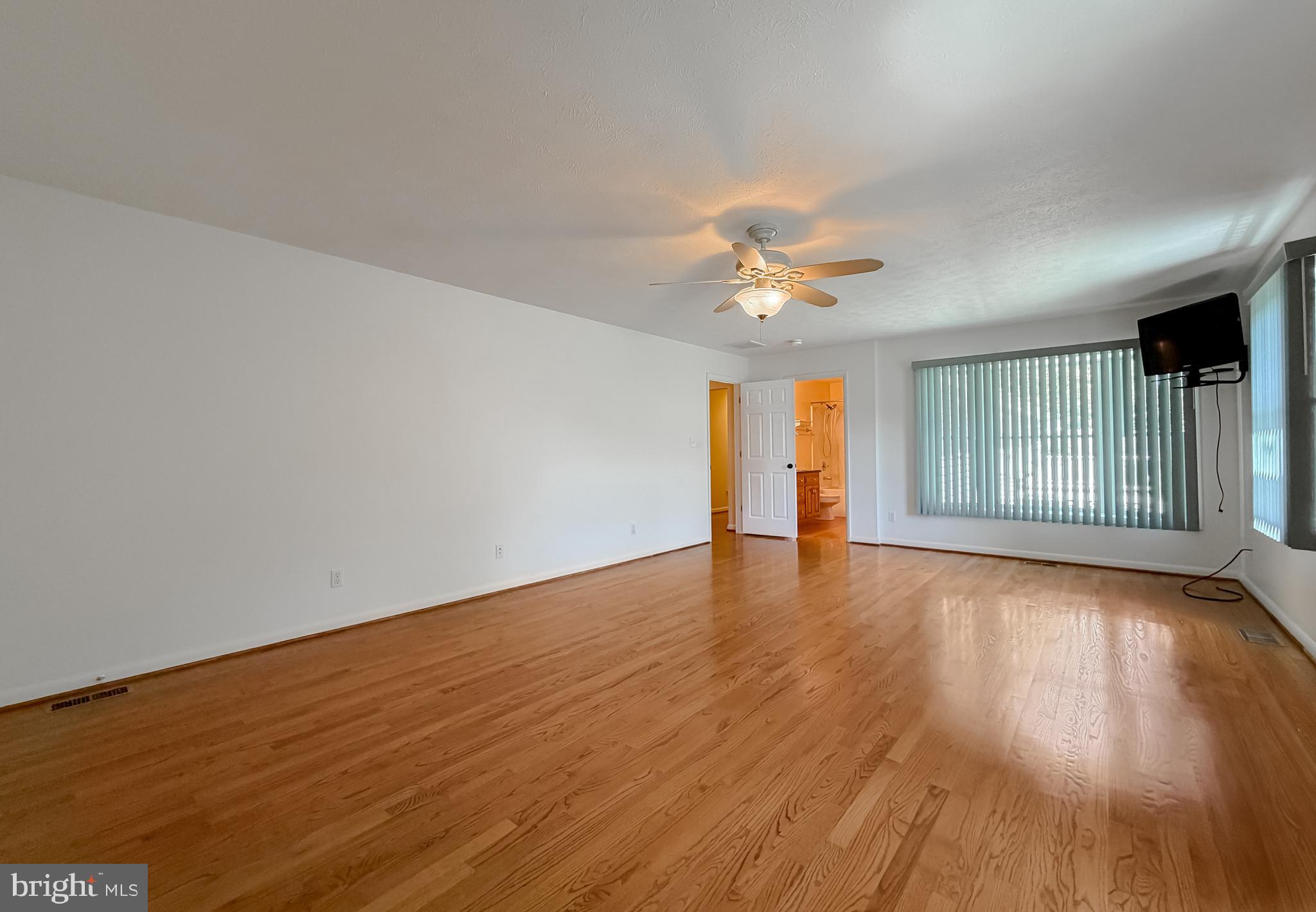 N HOLLYWOOD - Residential