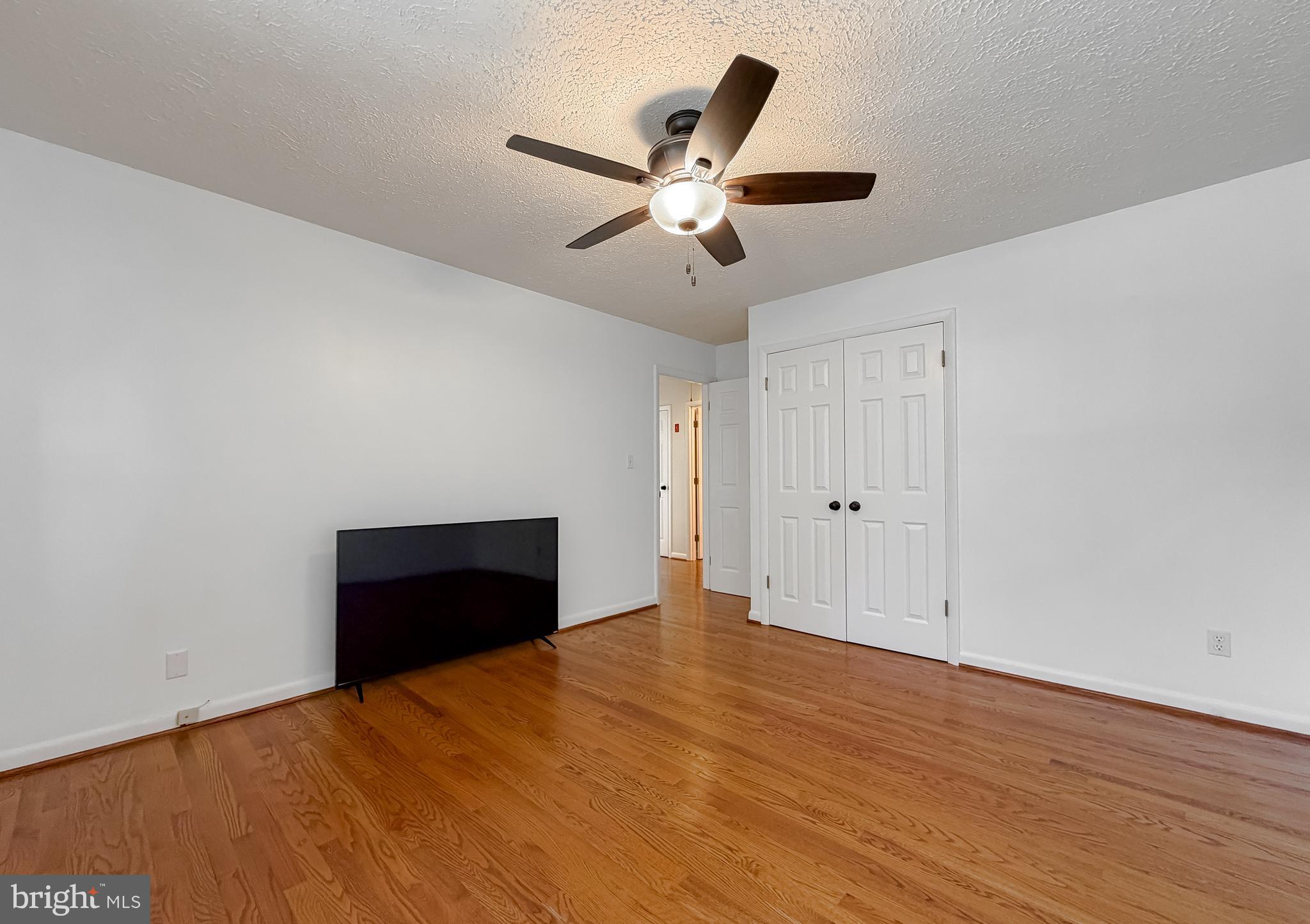 N HOLLYWOOD - Residential