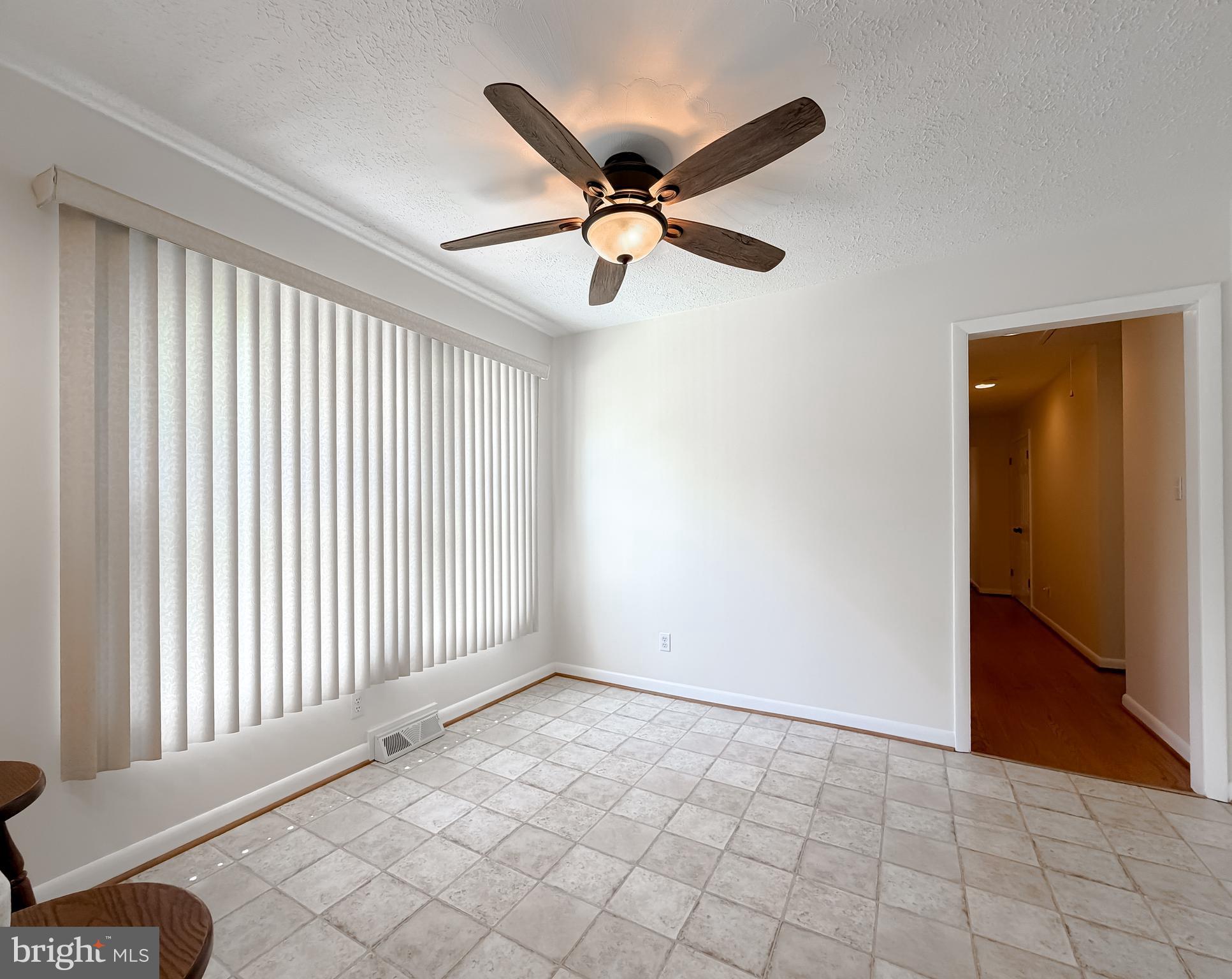 N HOLLYWOOD - Residential