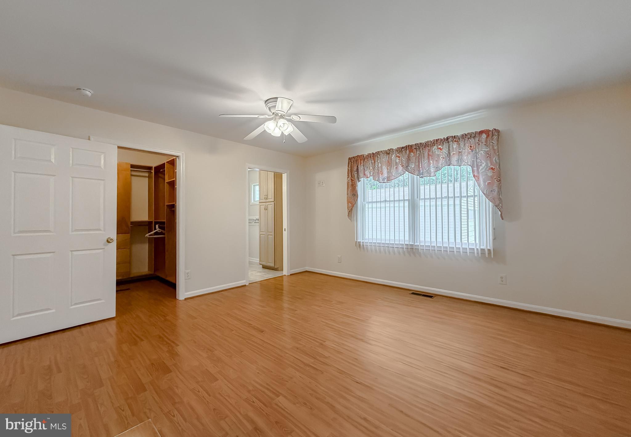 N HOLLYWOOD - Residential