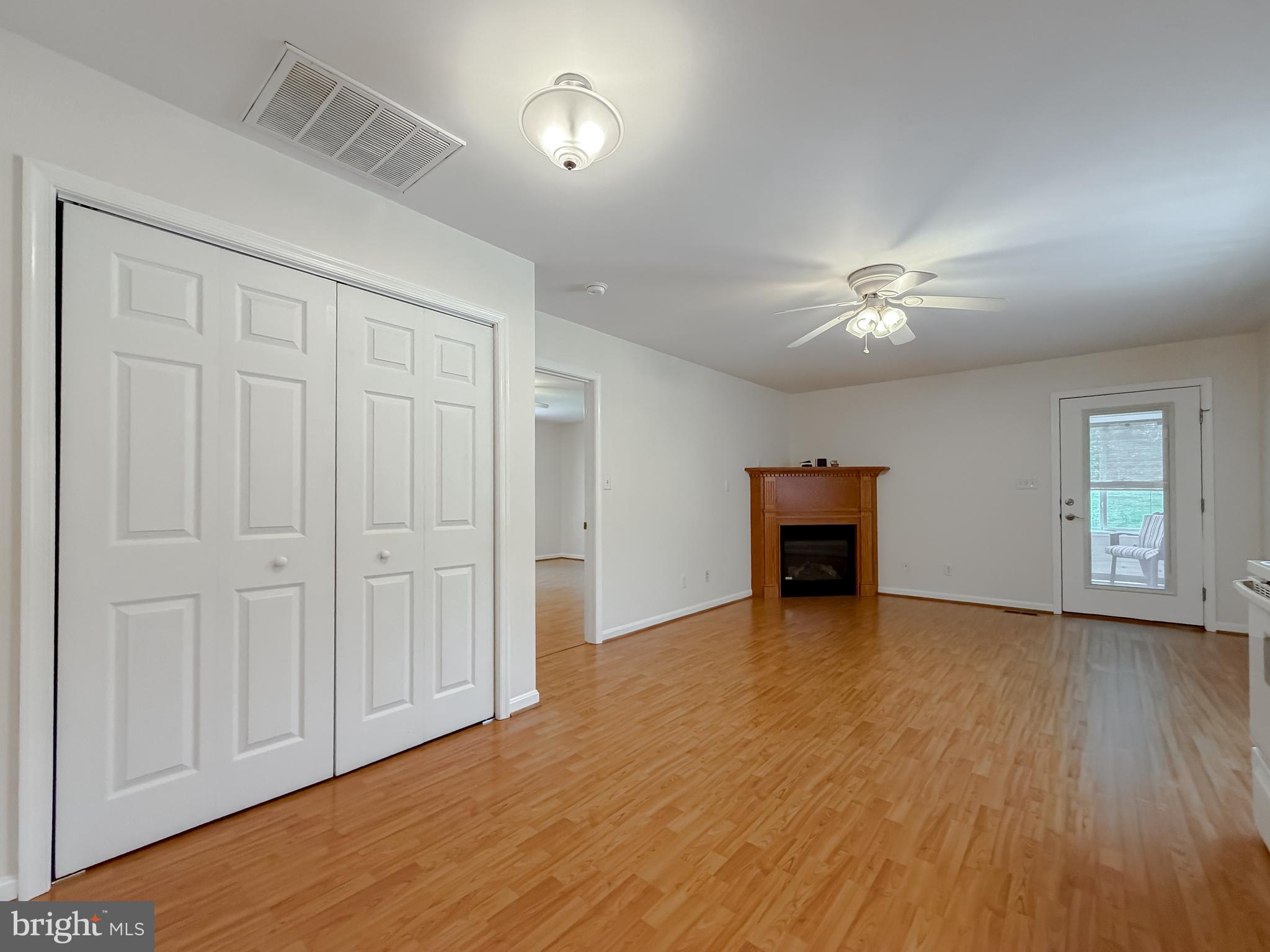 N HOLLYWOOD - Residential