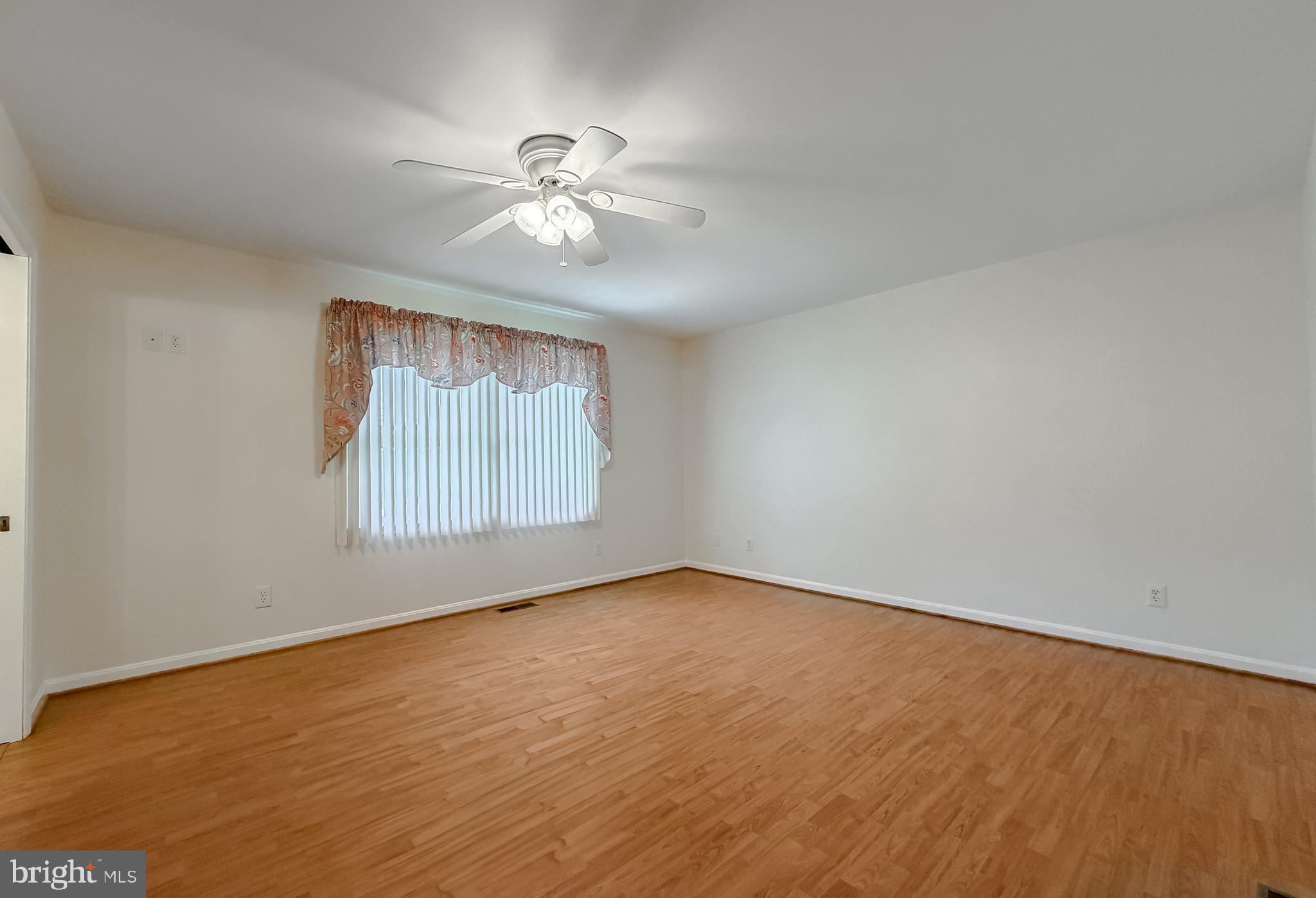 N HOLLYWOOD - Residential
